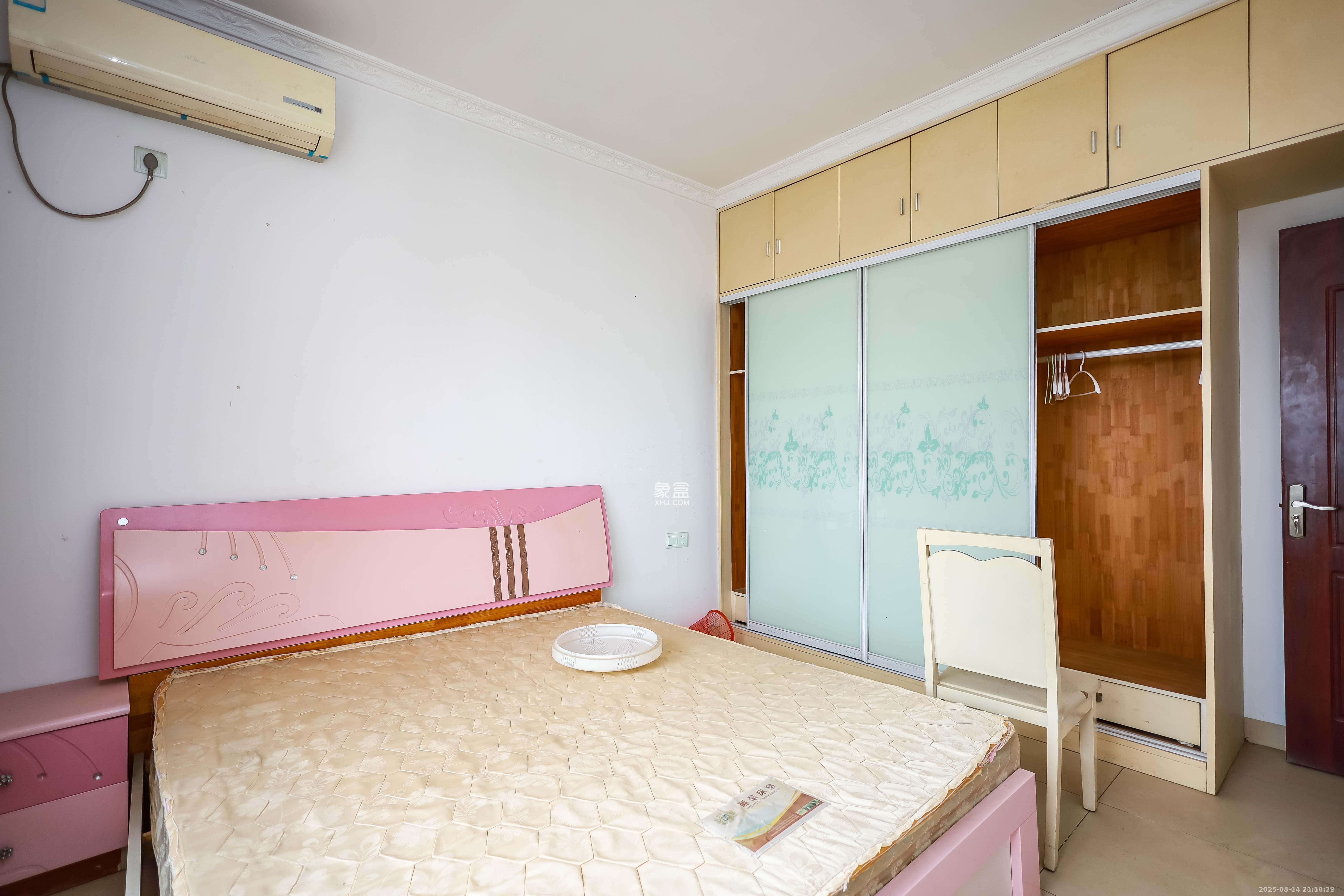 莱茵城  3室2厅1卫    1800.0元/月室内图