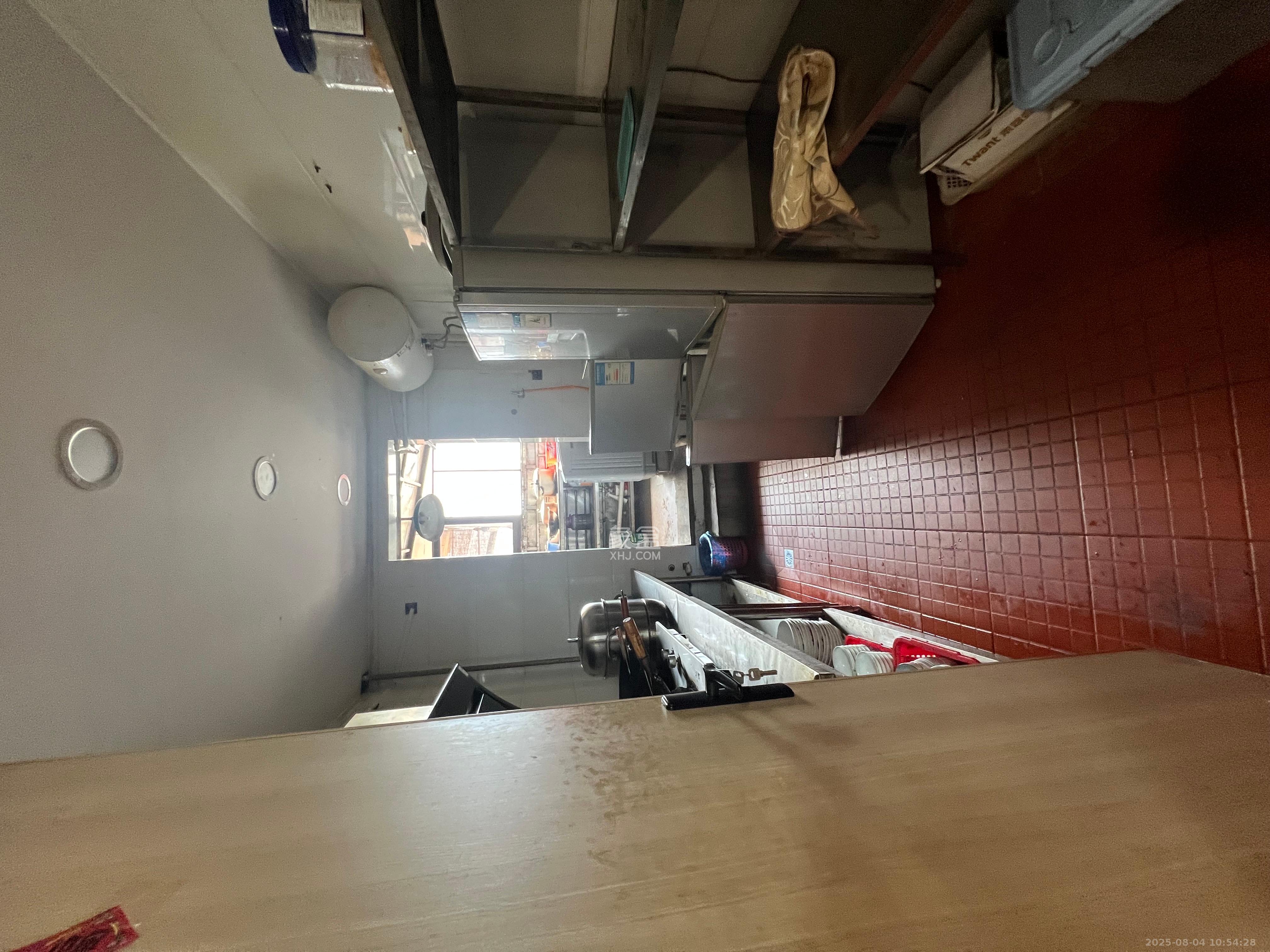 上东辛顿公寓 1室2厅1卫 6800.0元/月 上东辛顿公寓 1室2厅1卫 6800.0元/月室内图