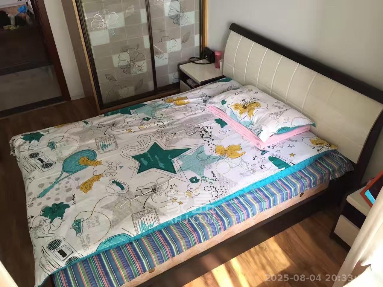 海拔东方  3室2厅2卫   2700.00元/月室内图