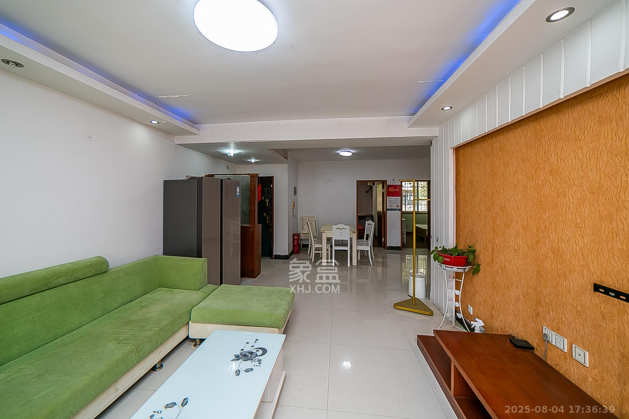 富绿新村  3室2厅1卫    75.0万 富绿新村  3室2厅1卫    75.0万客厅