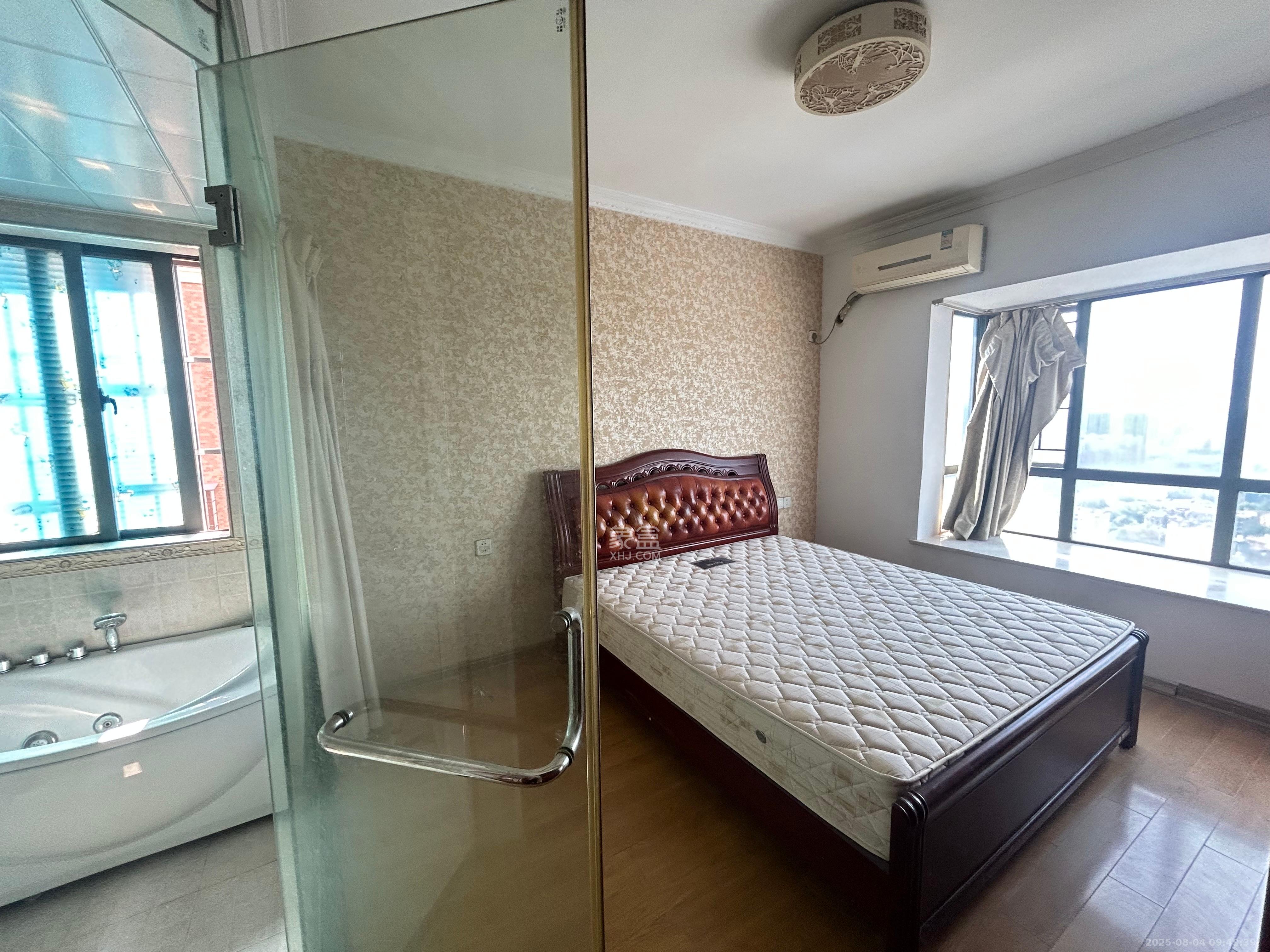 上海城小区  3室2厅4卫    2200.0元/月室内图