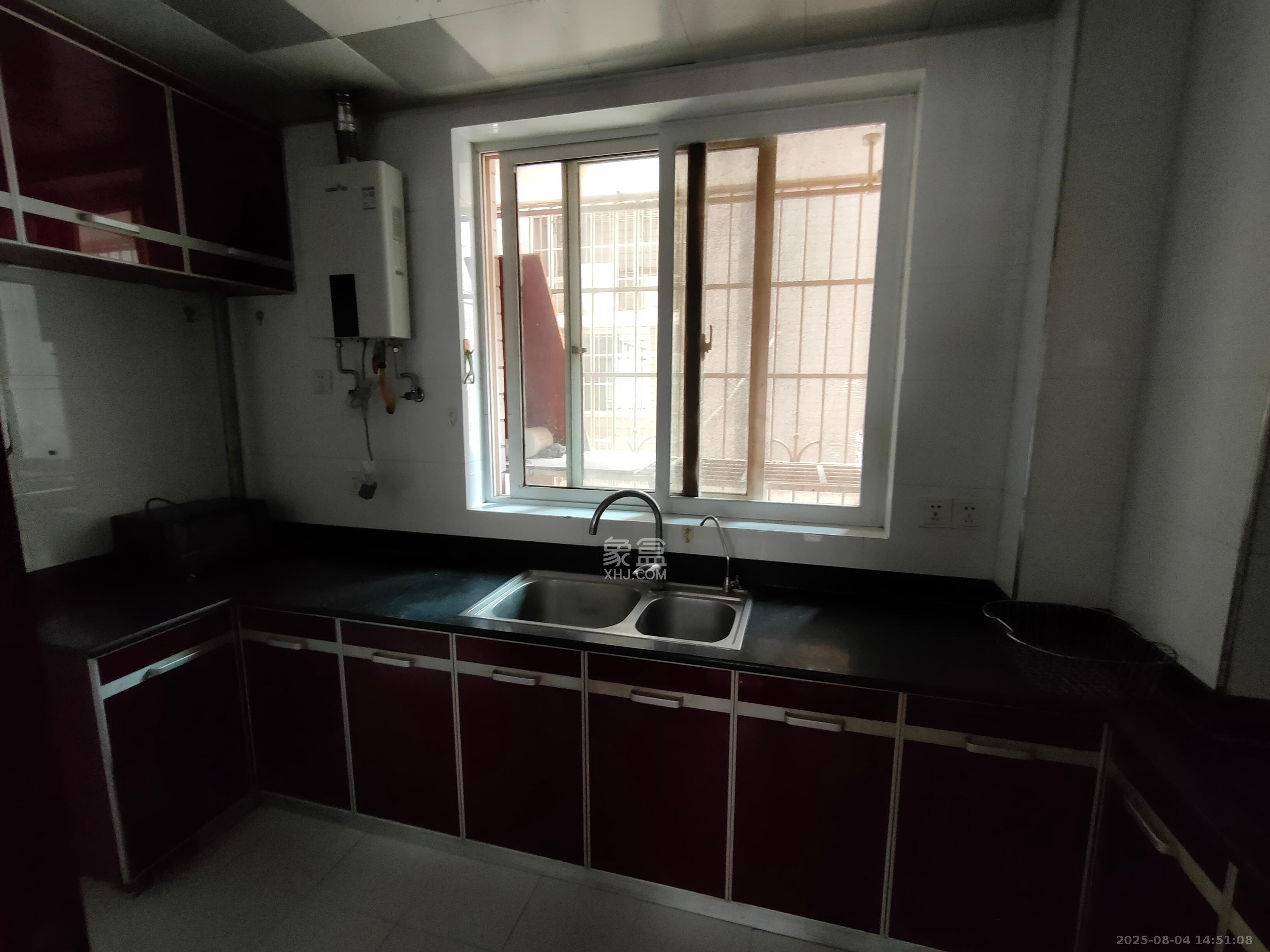 佳美星城 3室2厅2卫 2400.0元/月 佳美星城 3室2厅2卫 2400.0元/月室内图