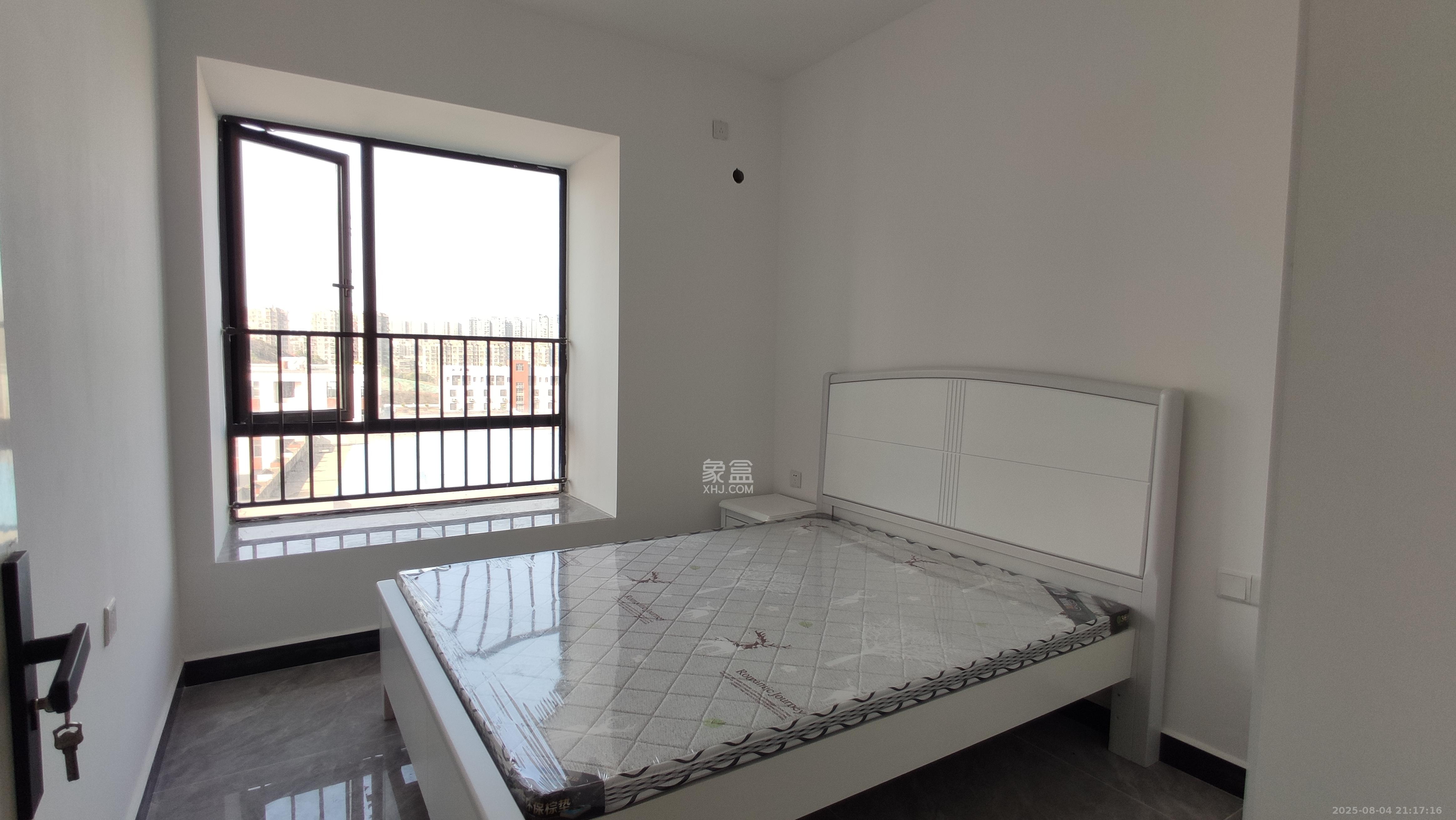 汇金城/嘉华城（二期、三期）  4室2厅1卫    3100.0元/月室内图