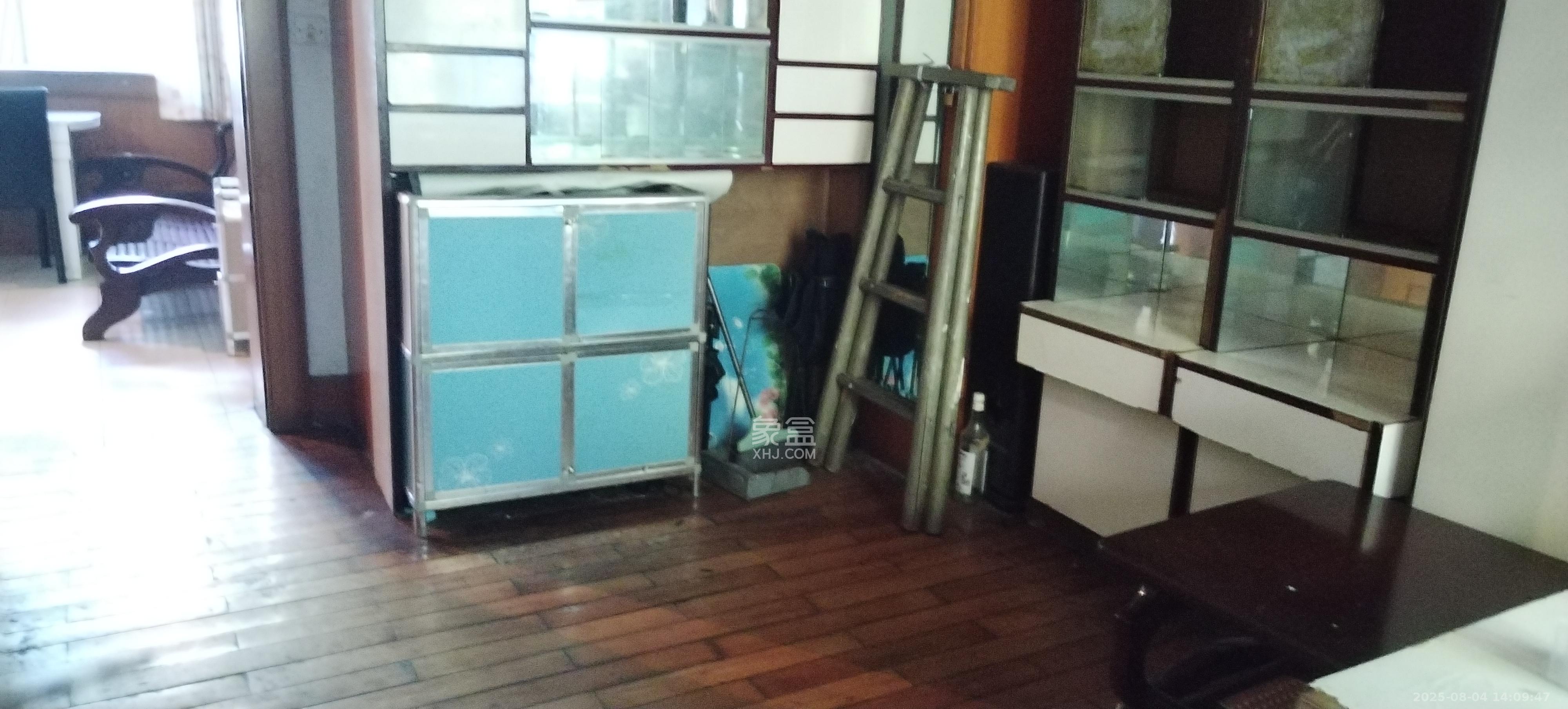 三印宿舍  3室1厅1卫    1200.0元/月 三印宿舍  3室1厅1卫    1200.0元/月室内图1