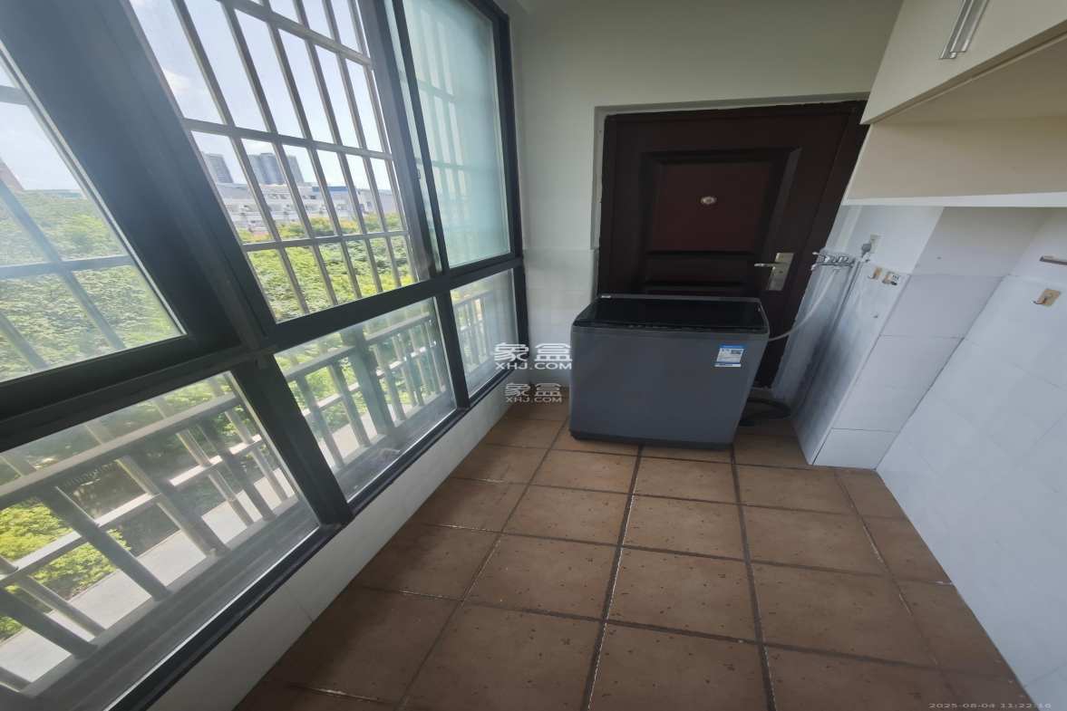 长大彩虹都 4室2厅2卫 2600.0元/月 长大彩虹都 4室2厅2卫 2600.0元/月室内图