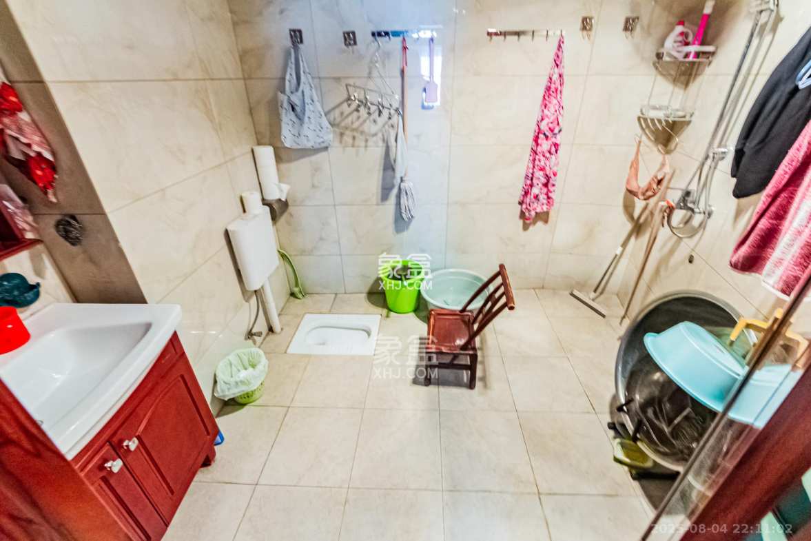 北辰定江洋  4室2厅3卫    450.0万 北辰定江洋  4室2厅3卫    450.0万卫生间