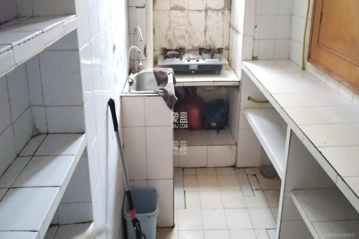 三印宿舍  3室1厅1卫    1200.0元/月 三印宿舍  3室1厅1卫    1200.0元/月室内图