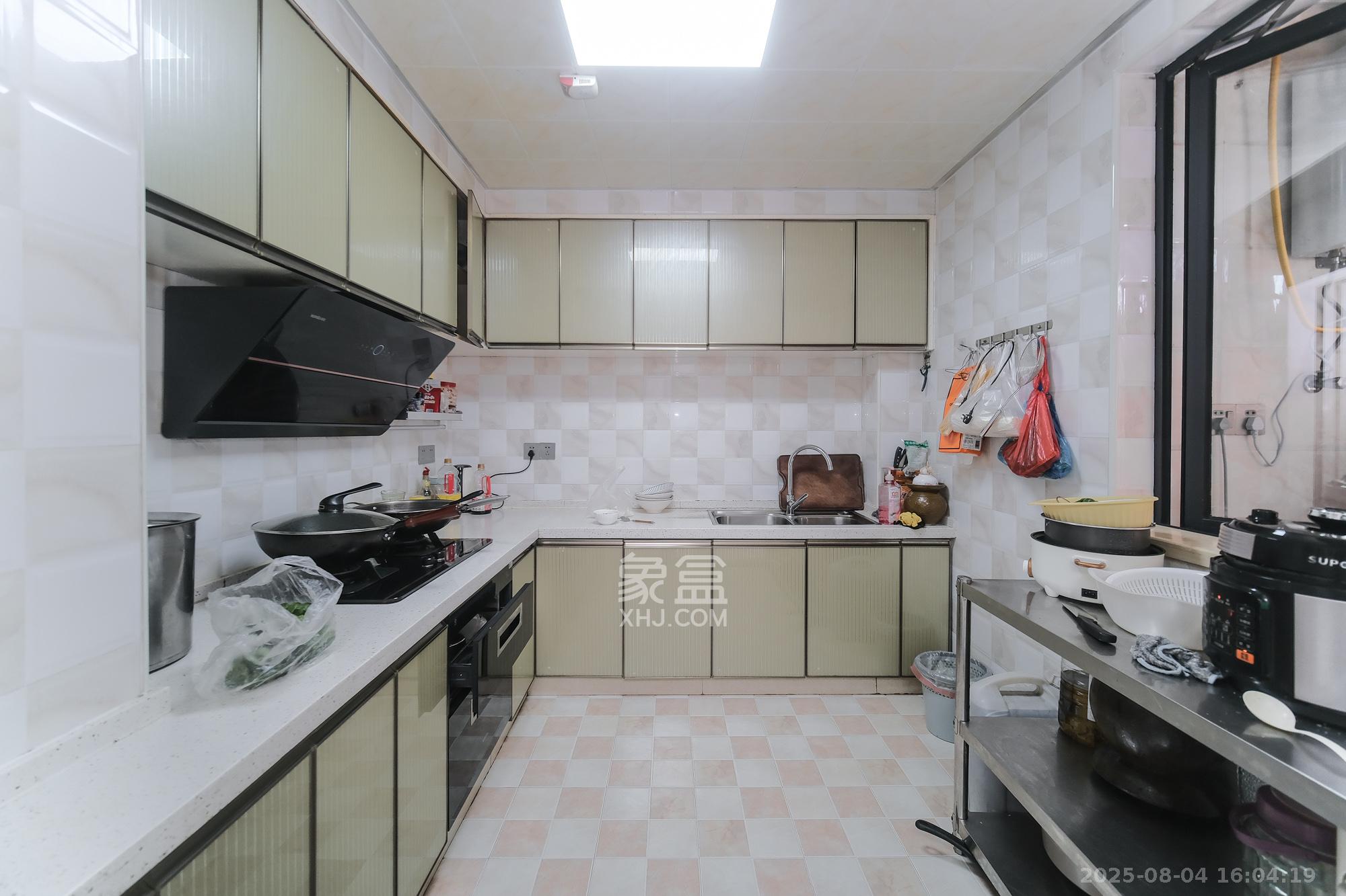 三一街区  3室2厅2卫   86.80万厨房