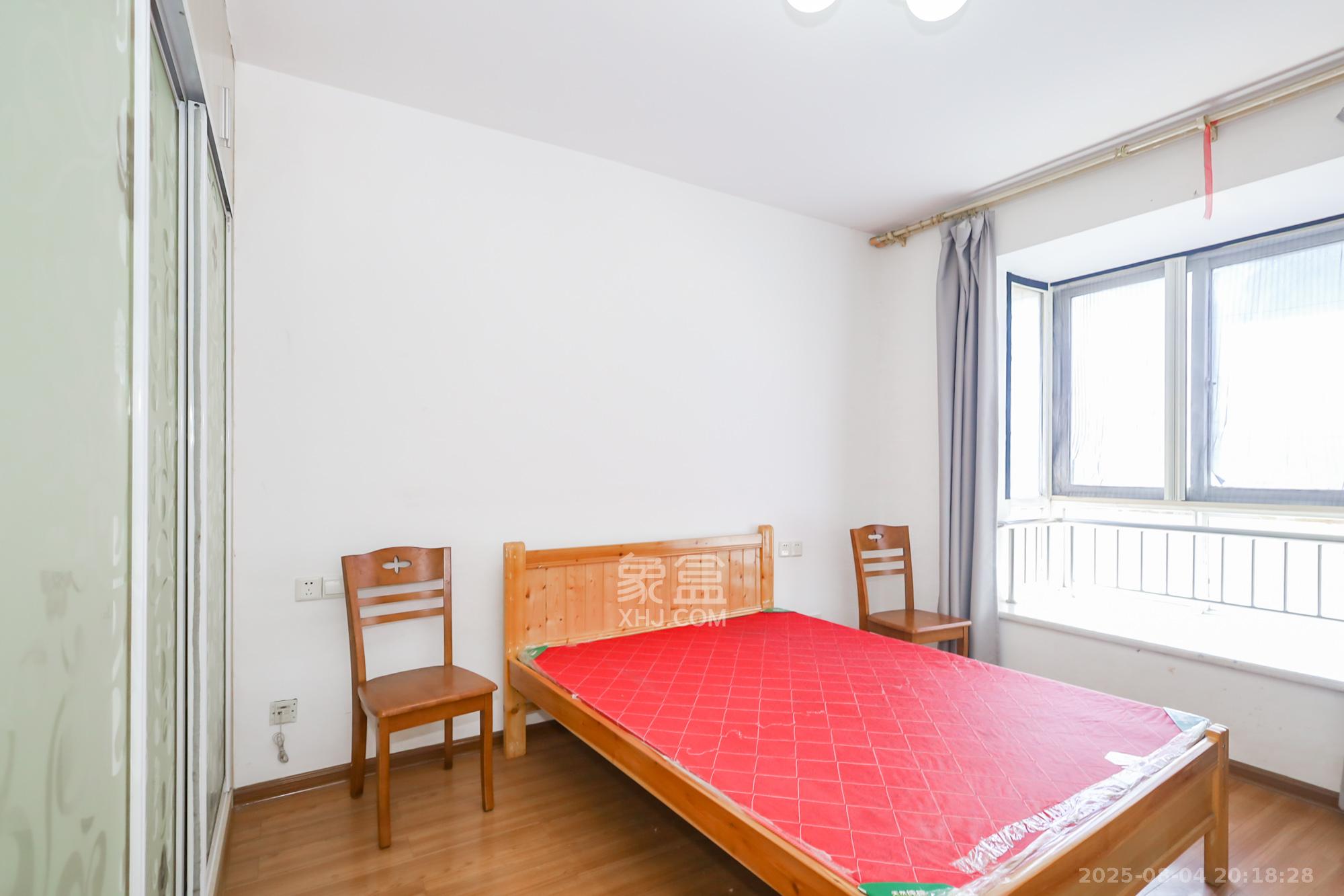 盛大泽西城 2室2厅1卫 99.0万 盛大泽西城 2室2厅1卫 99.0万卧室