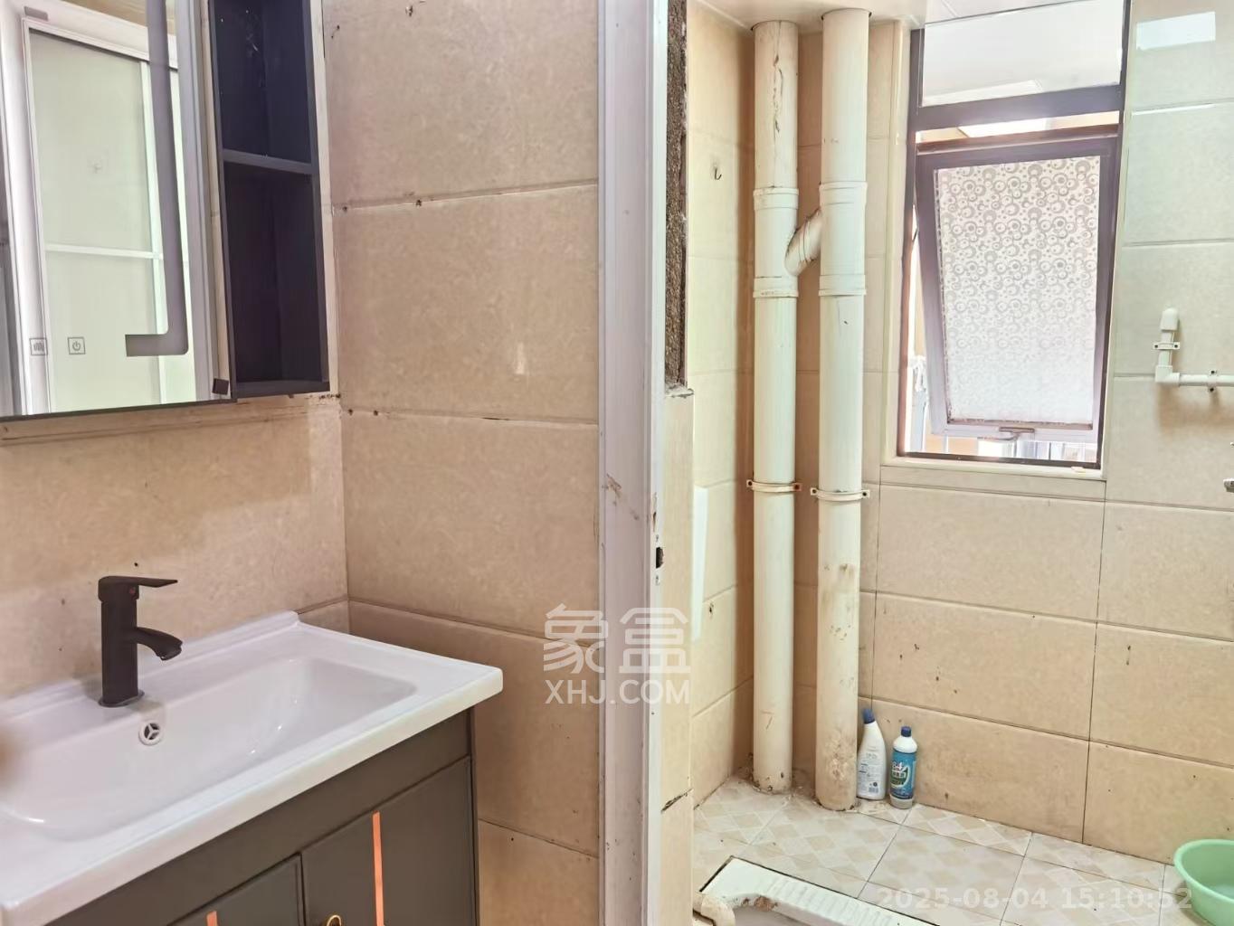 塞纳公馆  4室2厅2卫    2200.0元/月 塞纳公馆  4室2厅2卫    2200.0元/月室内图