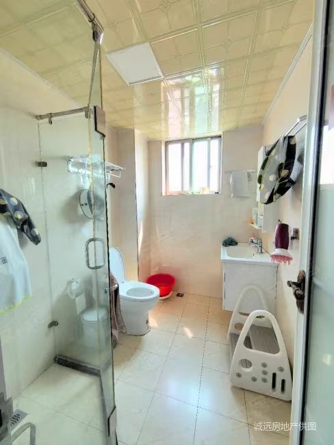 三林怡和园  3室2厅2卫    186.0万 三林怡和园  3室2厅2卫    186.0万客厅