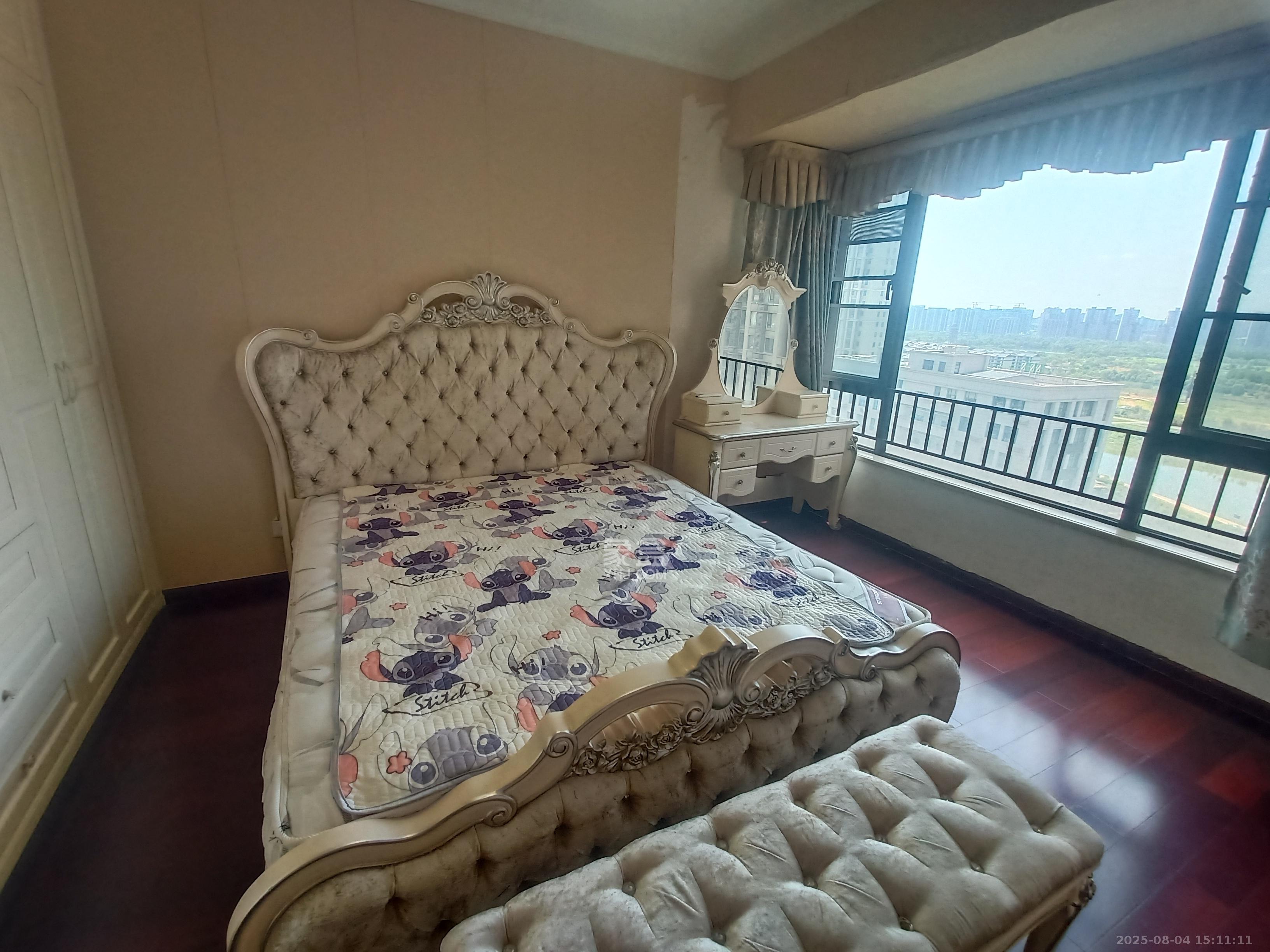 中海国际一期 4室2厅2卫 2600.0元/月 中海国际一期 4室2厅2卫 2600.0元/月室内图