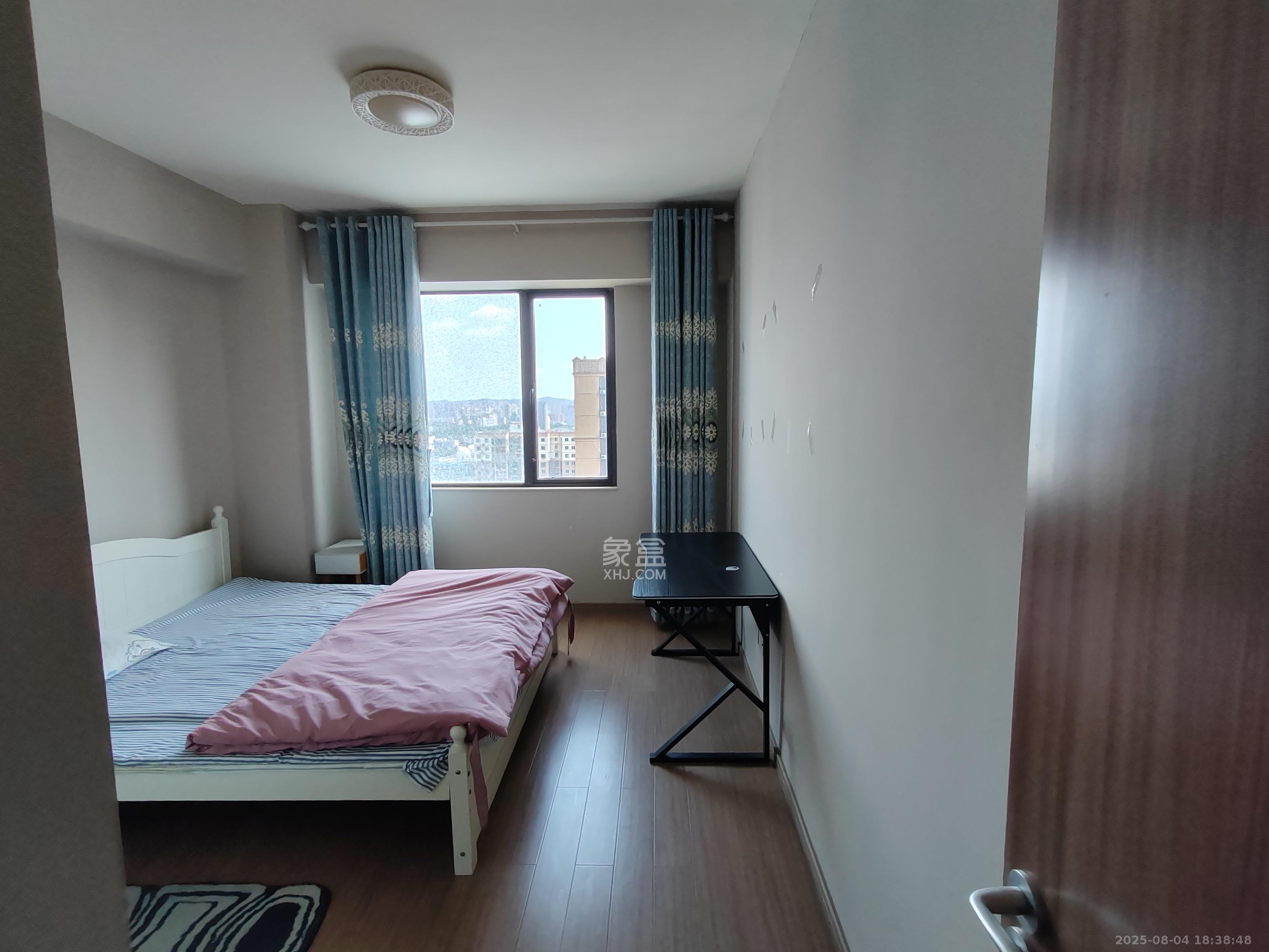 麓谷小镇  3室2厅1卫    2300.0元/月 麓谷小镇  3室2厅1卫    2300.0元/月室内图