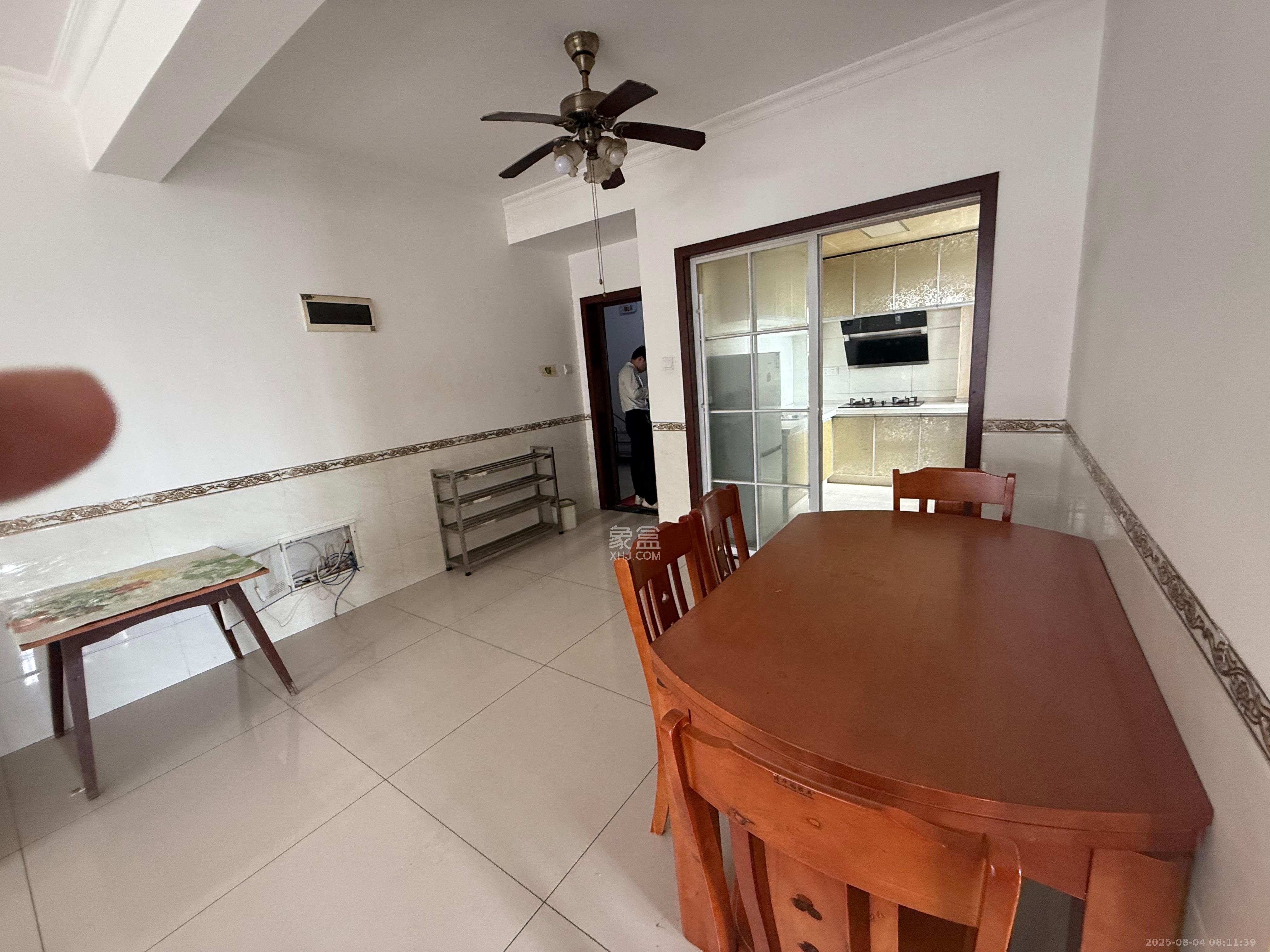 和沁园  2室1厅1卫    2000.0元/月室内图