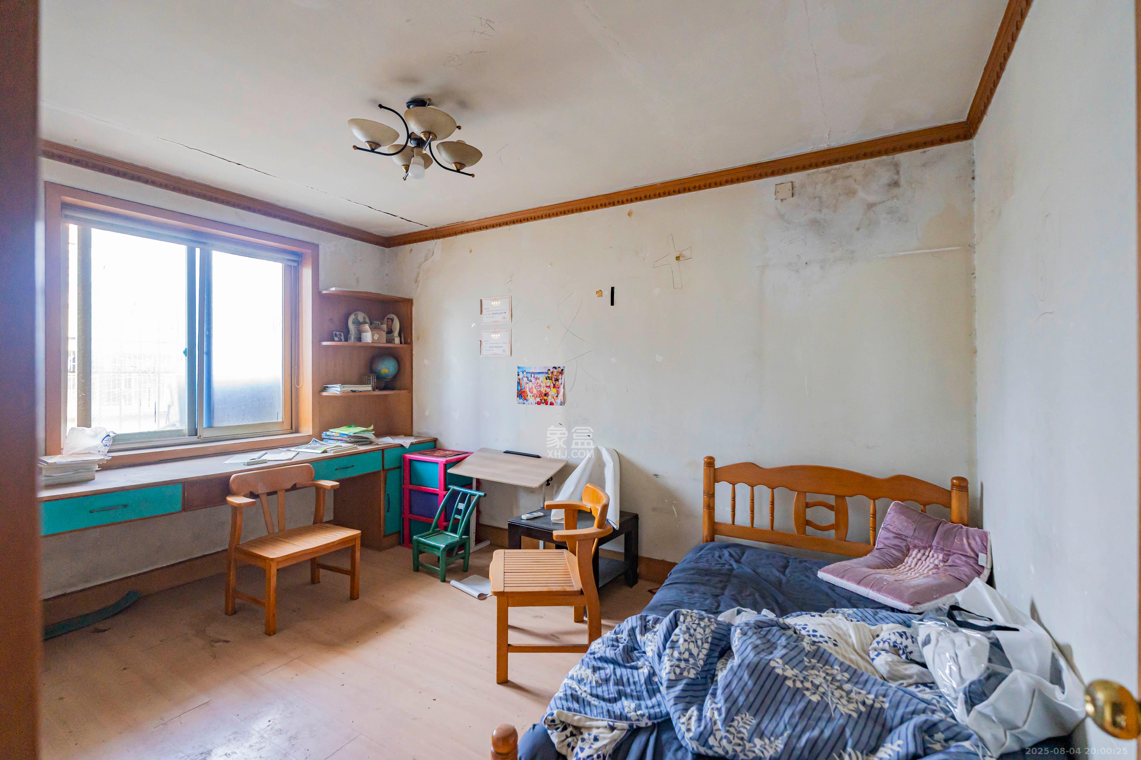 景园小区  3室2厅1卫   48.00万卧室