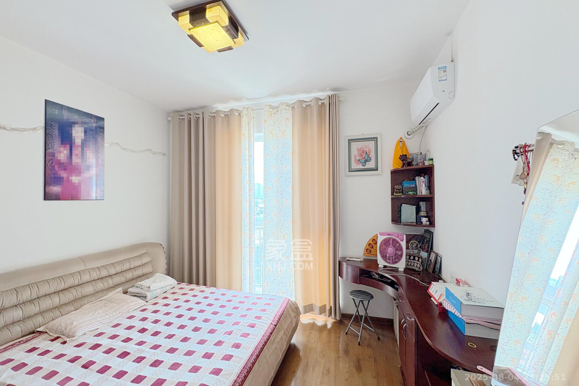 君临国际  3室1厅1卫    155.0万其他