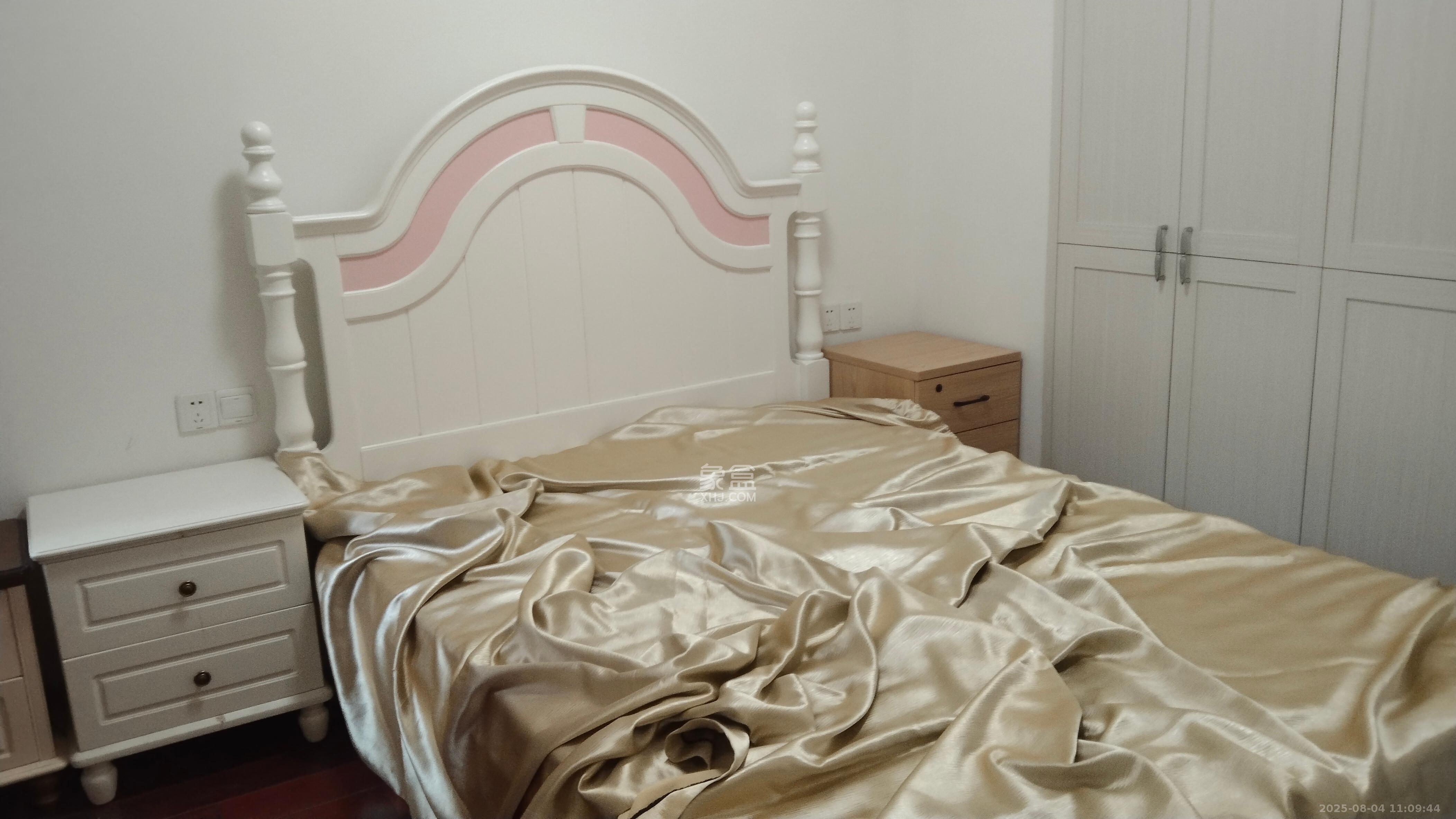 欧莱雅郡 4室2厅2卫 3200.0元/月 欧莱雅郡 4室2厅2卫 3200.0元/月室内图