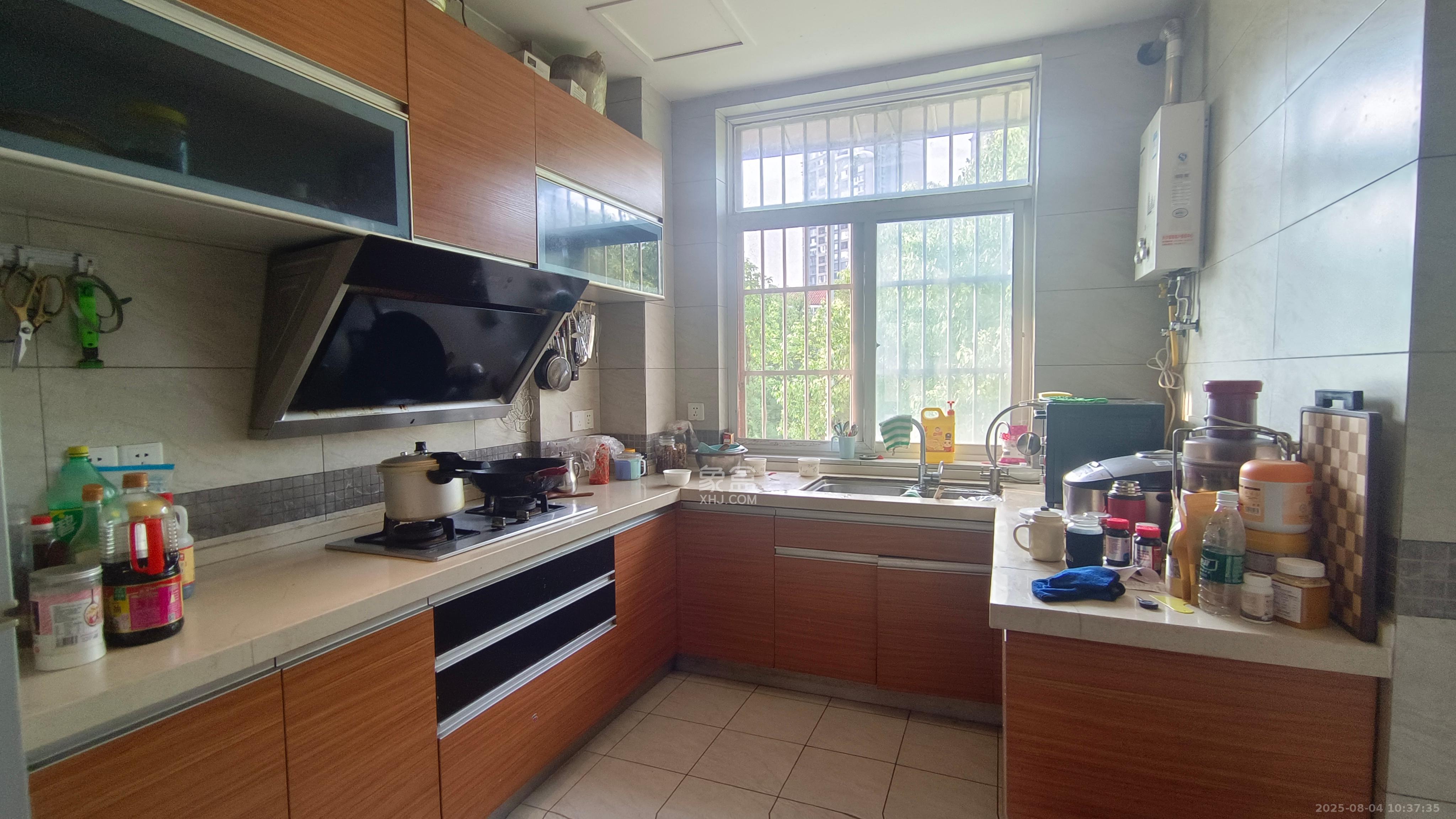 世纪春天  4室3厅3卫    4500.0元/月 世纪春天  4室3厅3卫    4500.0元/月