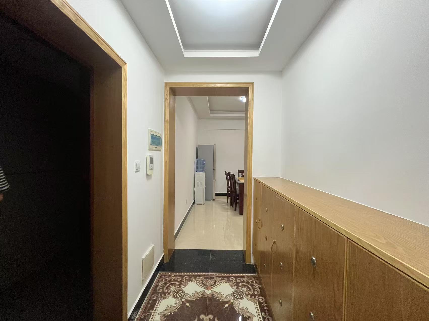 逸臣广场  2室2厅1卫   1700.00元/月室内图