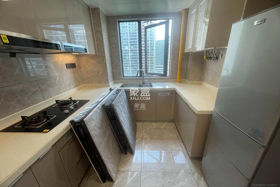 旭辉雨花郡  4室2厅2卫    4000.0元/月 旭辉雨花郡  4室2厅2卫    4000.0元/月室内图