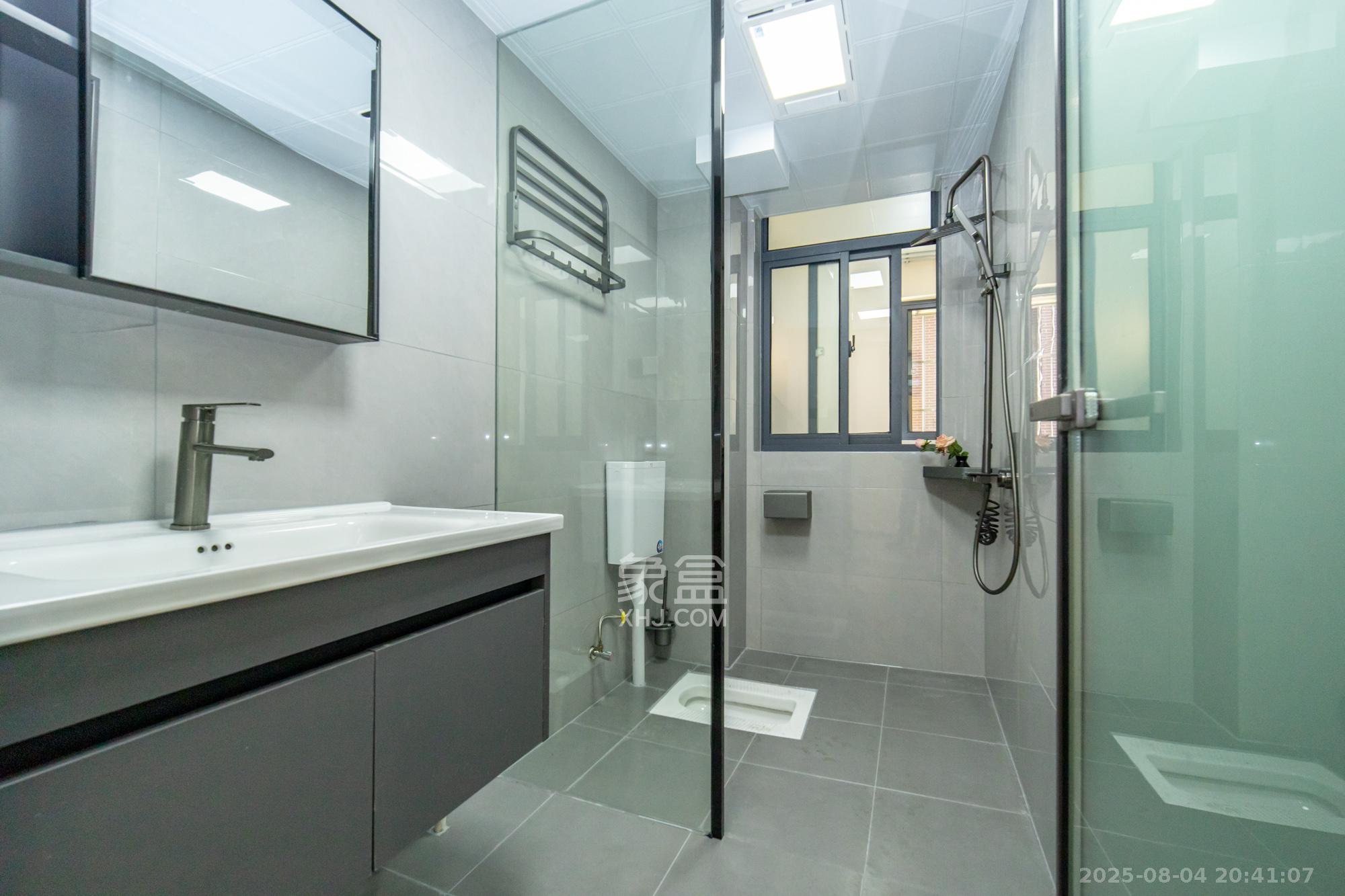 楚天馨苑  3室2厅2卫    71.8万卫生间