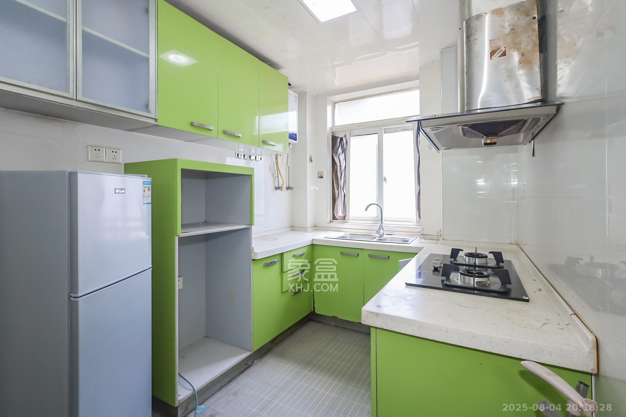 盛大泽西城 2室2厅1卫 99.0万 盛大泽西城 2室2厅1卫 99.0万厨房