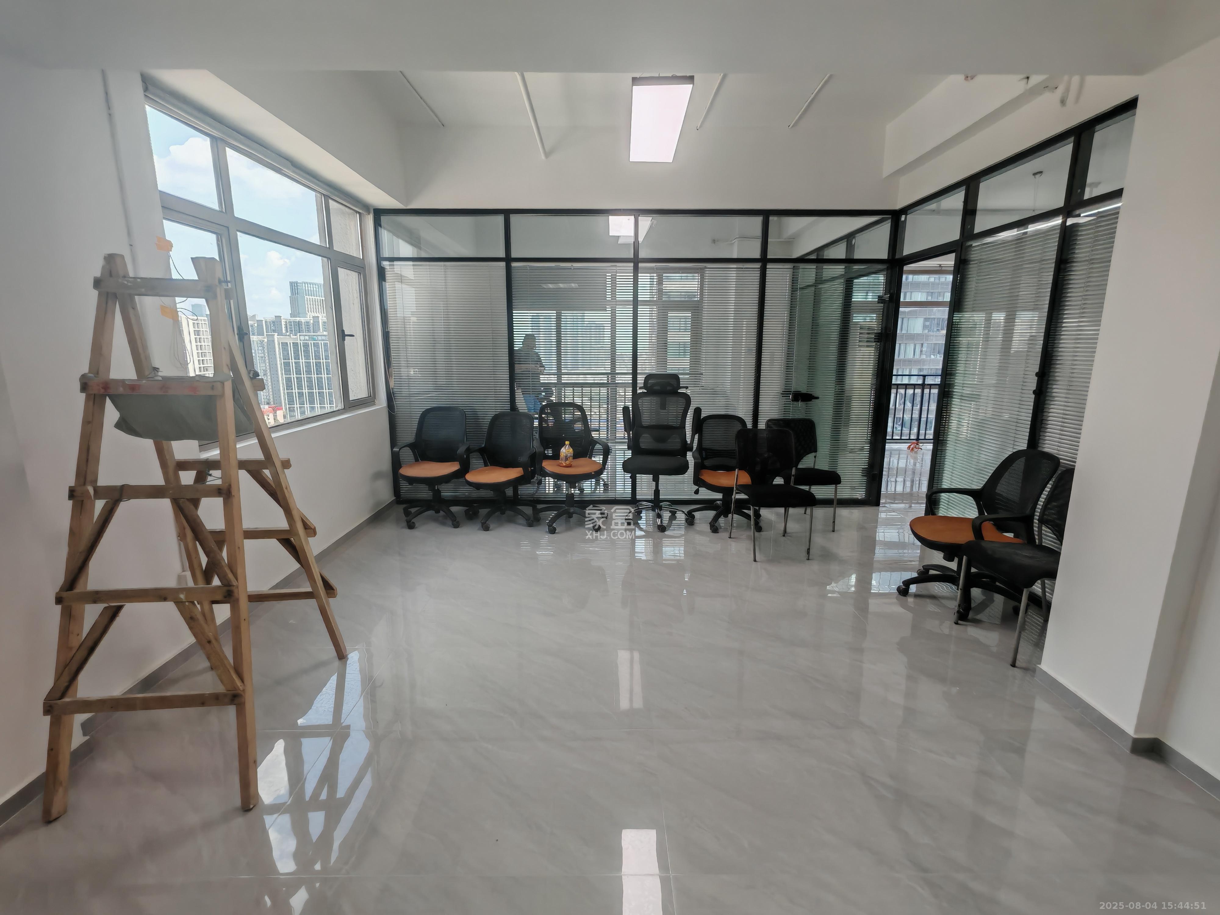 奥克斯广场  2室1厅1卫    5500.0元/月室内图