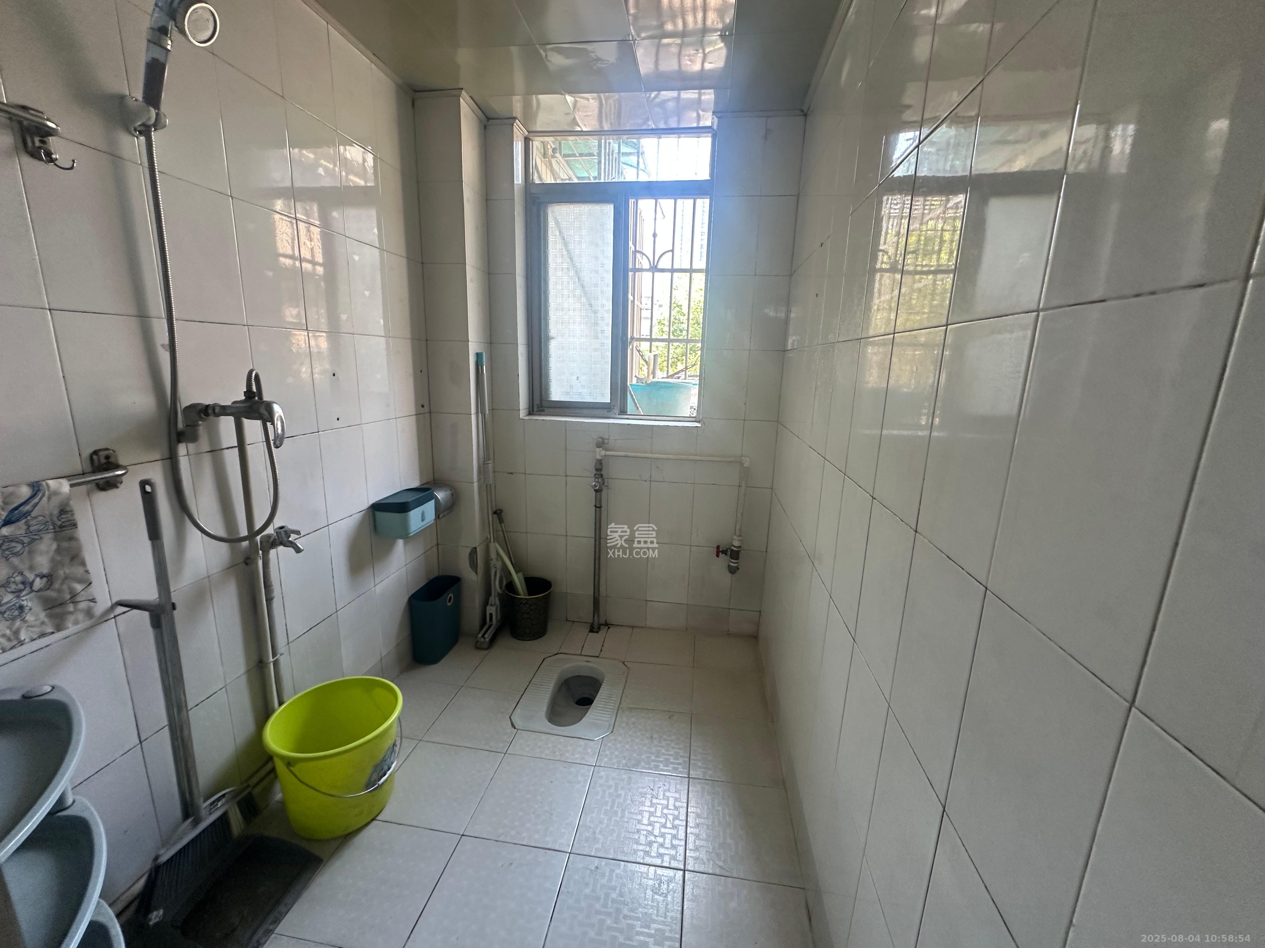 营山佳园 3室2厅1卫 2600.0元/月 营山佳园 3室2厅1卫 2600.0元/月室内图