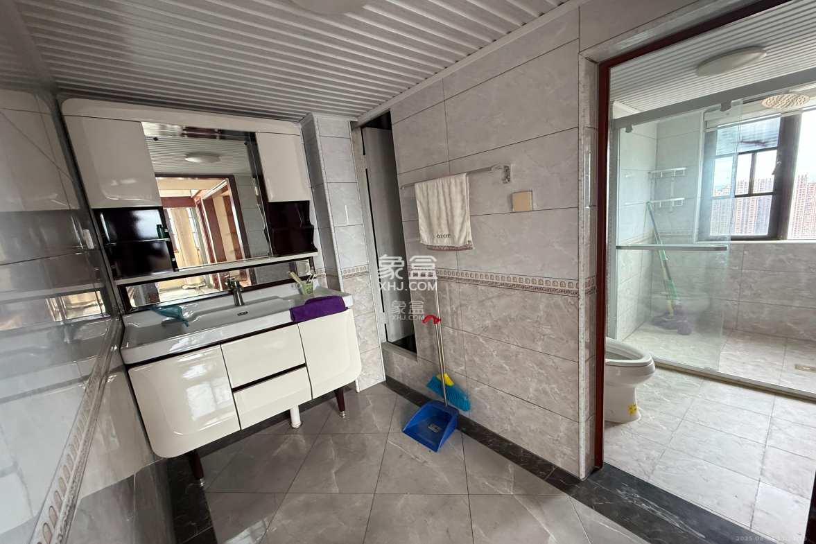 楚天家园 1室2厅1卫 1800.0元/月 楚天家园 1室2厅1卫 1800.0元/月室内图