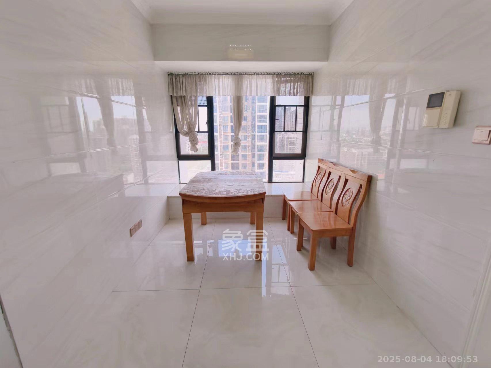 蓝山郡  3室2厅1卫    2400.0元/月室内图