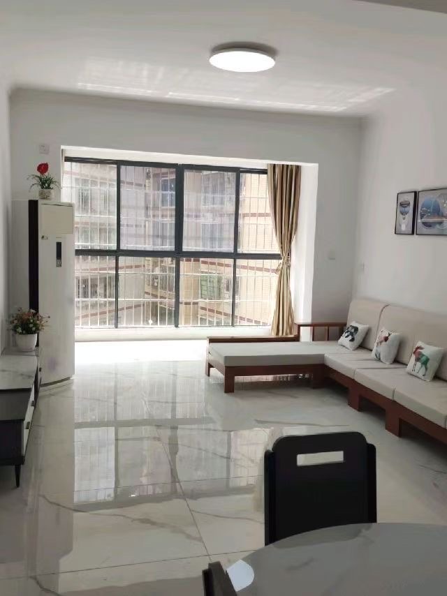 西合路(红湘段)安置房 3室2厅1卫 2000.0元/月 西合路(红湘段)安置房 3室2厅1卫 2000.0元/月室内图