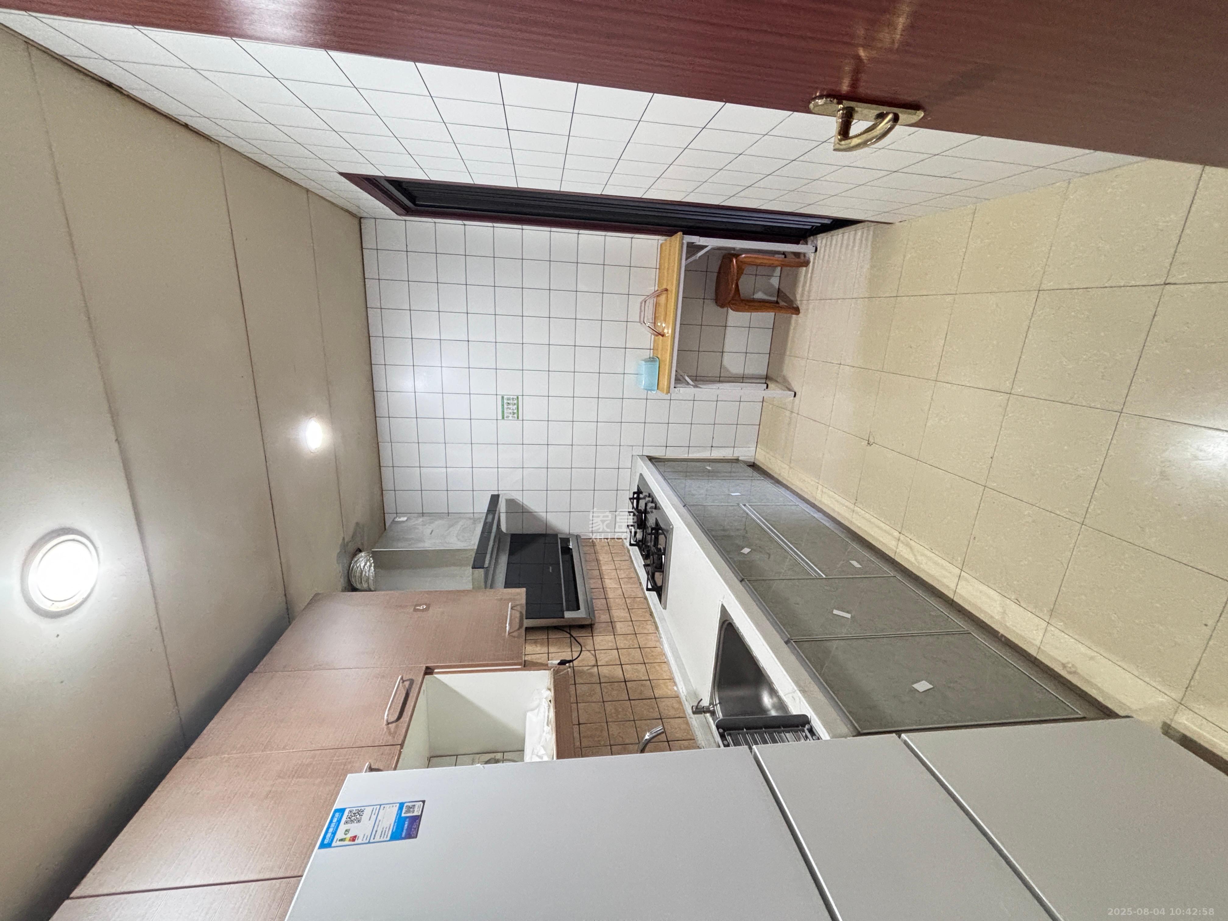 盛世美居荷园  3室2厅2卫   4200.00元/月室内图
