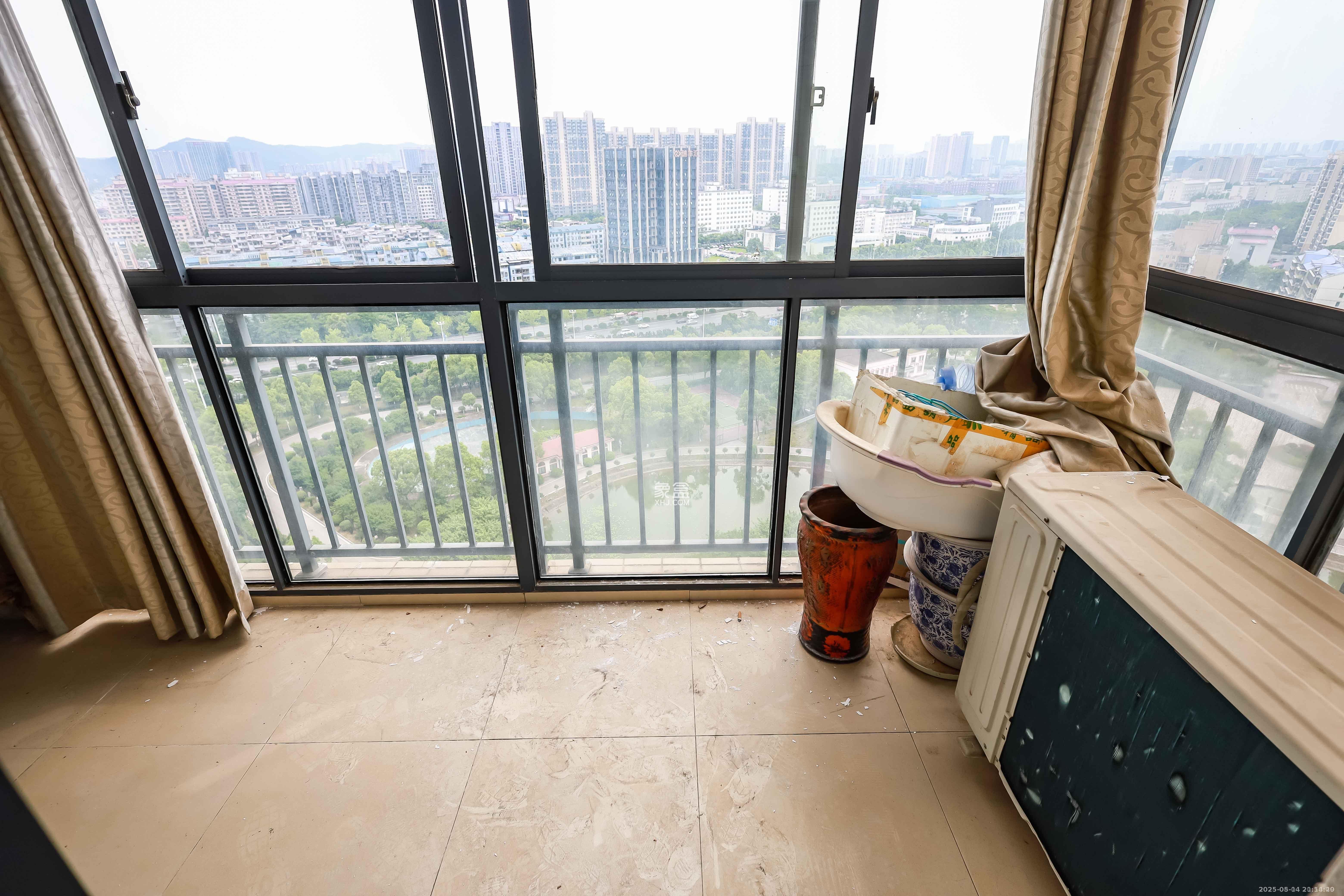 莱茵城  3室2厅1卫    1800.0元/月室内图