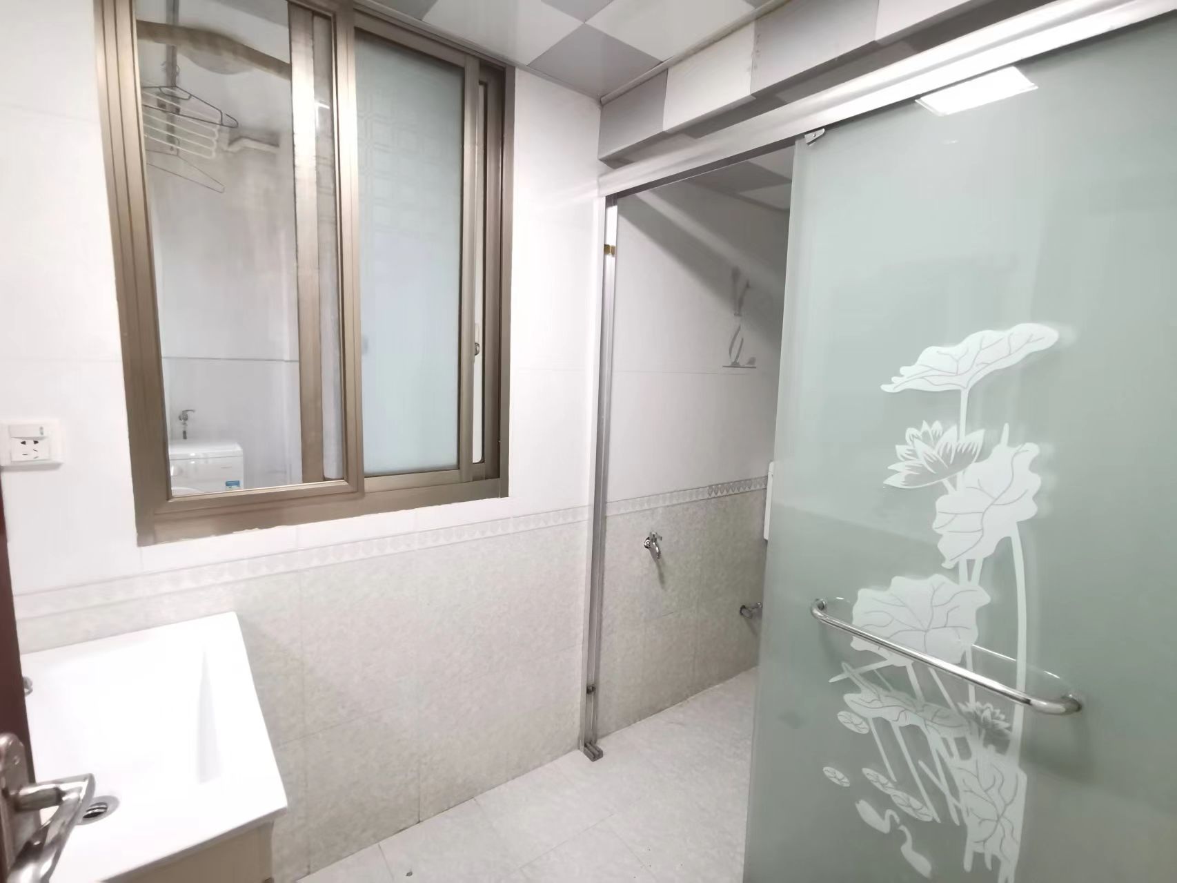 东方豪苑 2室1厅1卫 1300.0元/月 东方豪苑 2室1厅1卫 1300.0元/月室内图