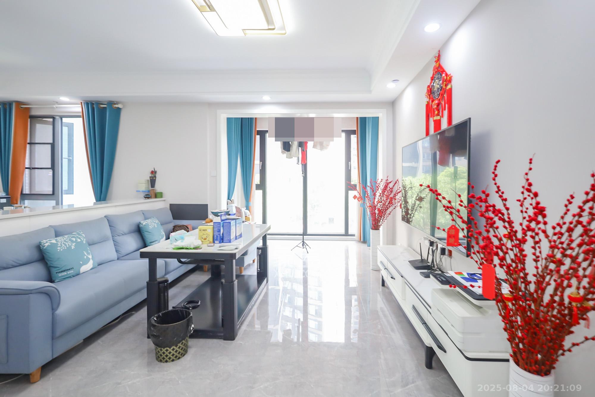 保利天禧D区 4室2厅2卫 199.0万 保利天禧D区 4室2厅2卫 199.0万客厅