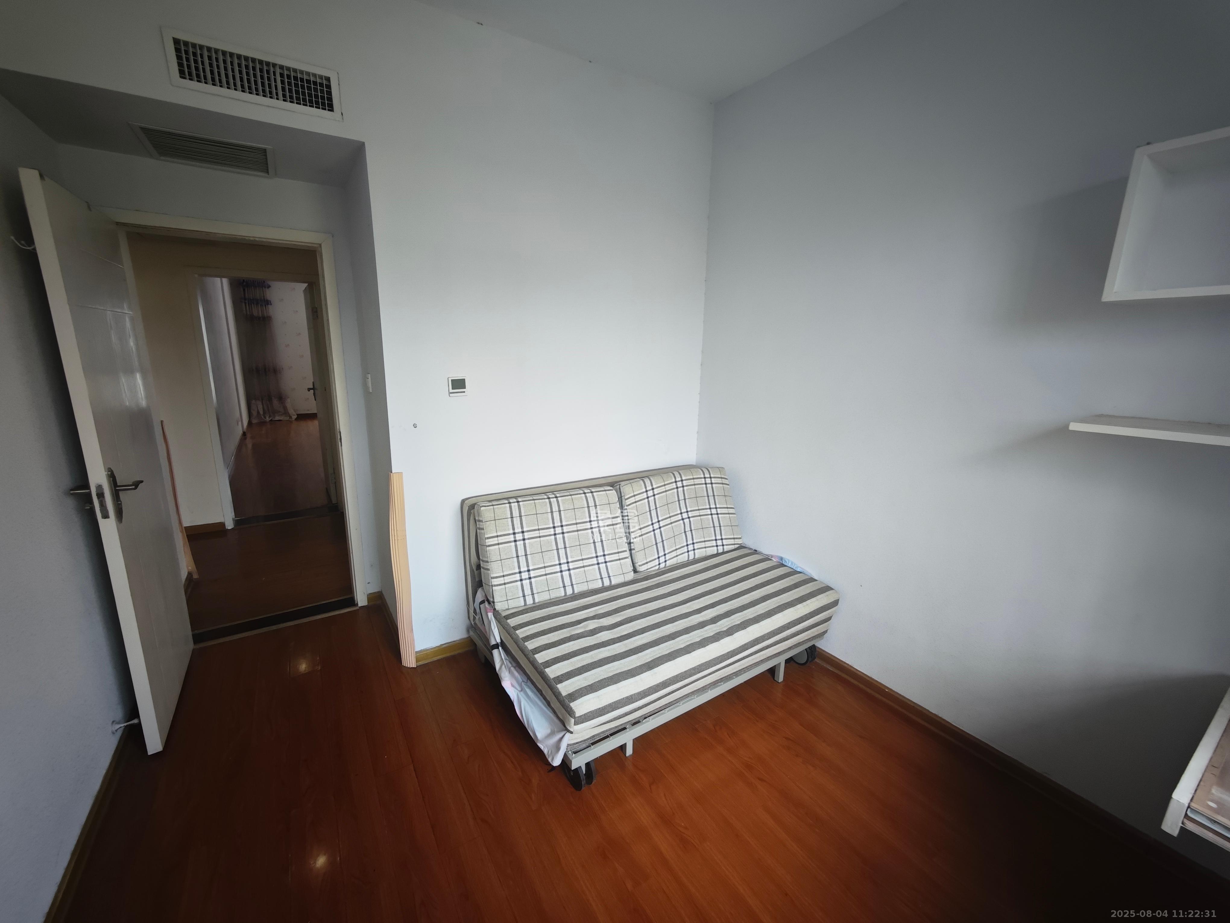 长大彩虹都  4室2厅2卫    2600.0元/月室内图