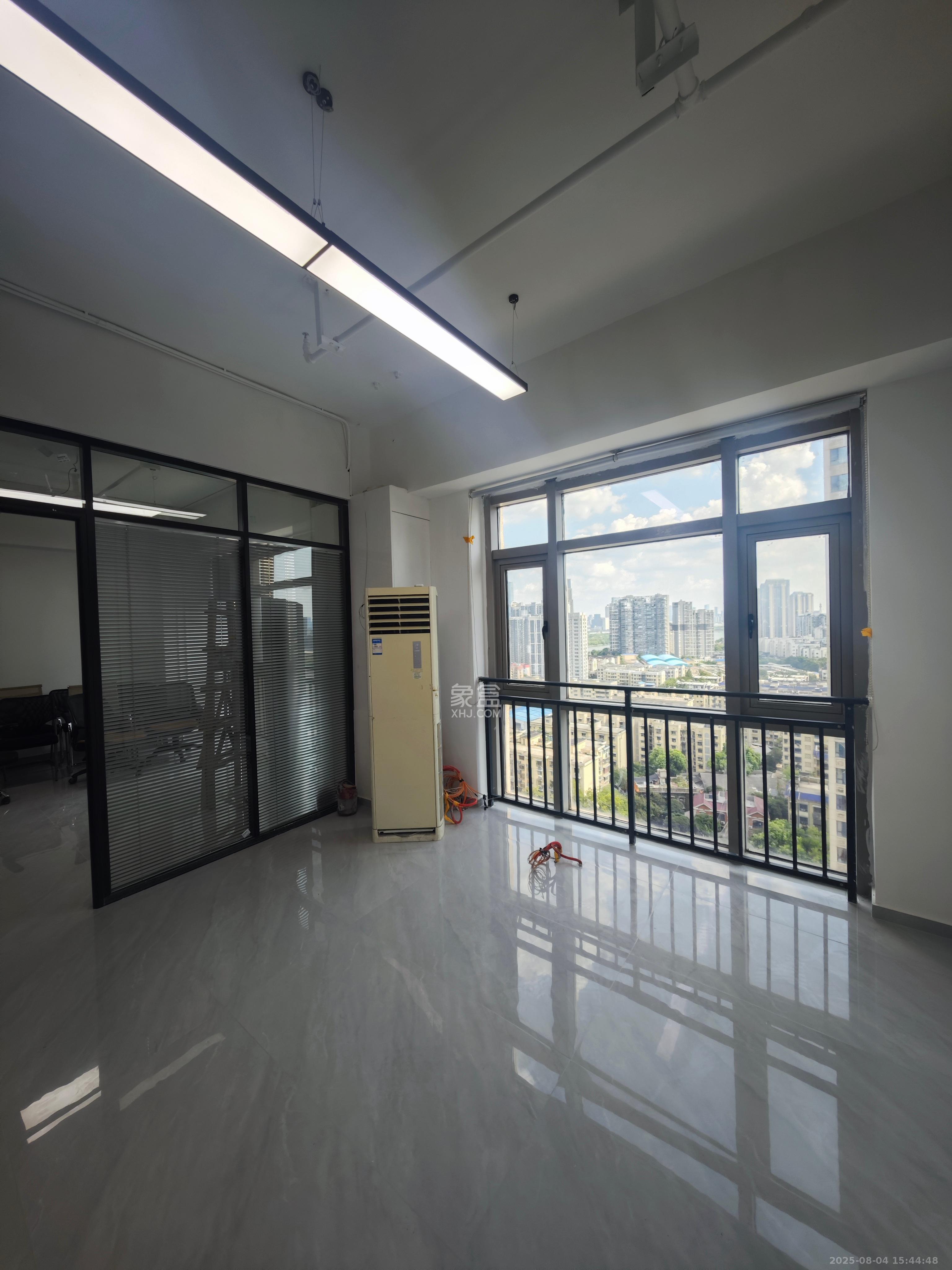 奥克斯广场  2室1厅1卫    5500.0元/月室内图