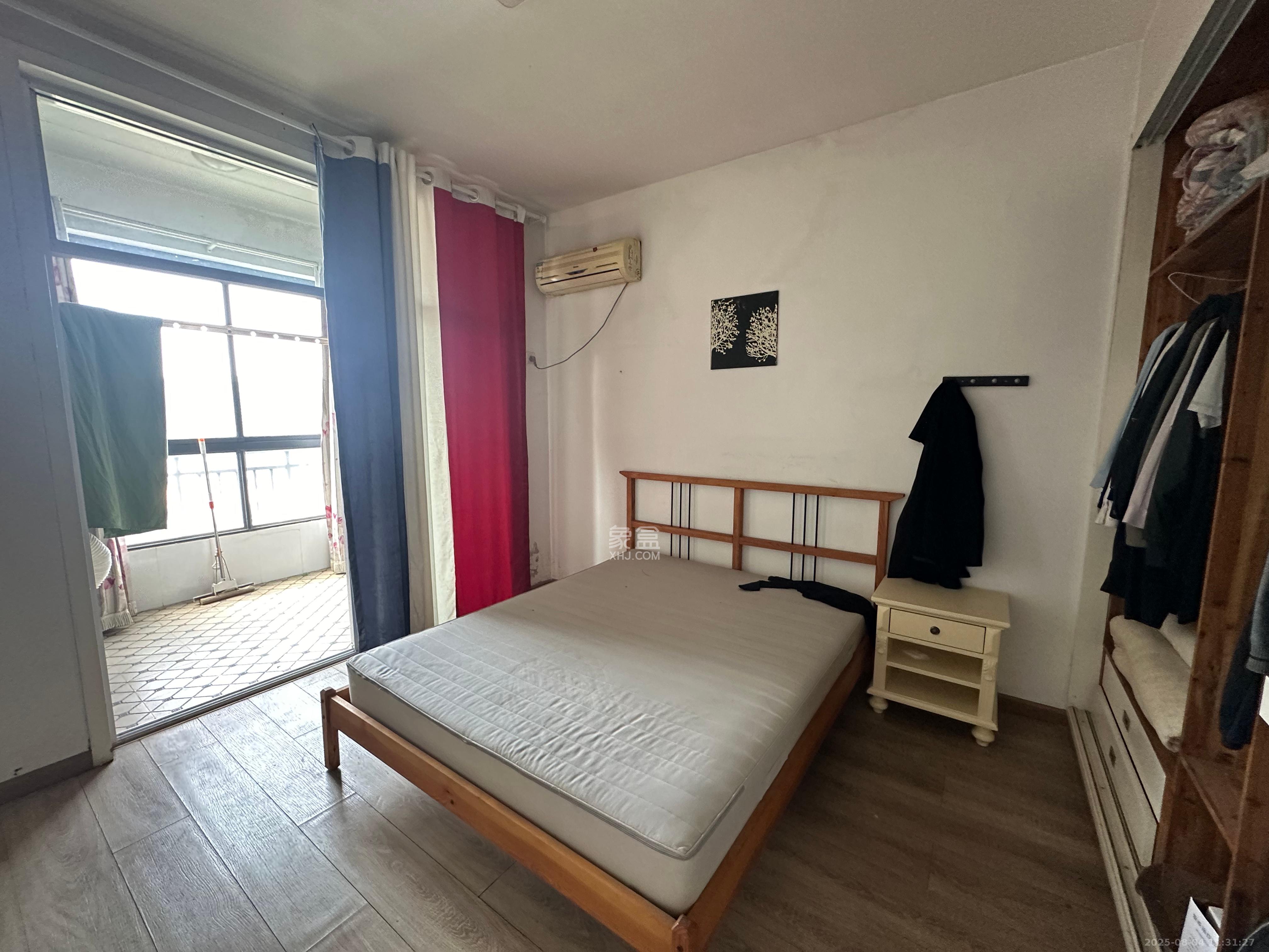 上海城小区 1室2厅1卫 2000.0元/月 上海城小区 1室2厅1卫 2000.0元/月室内图