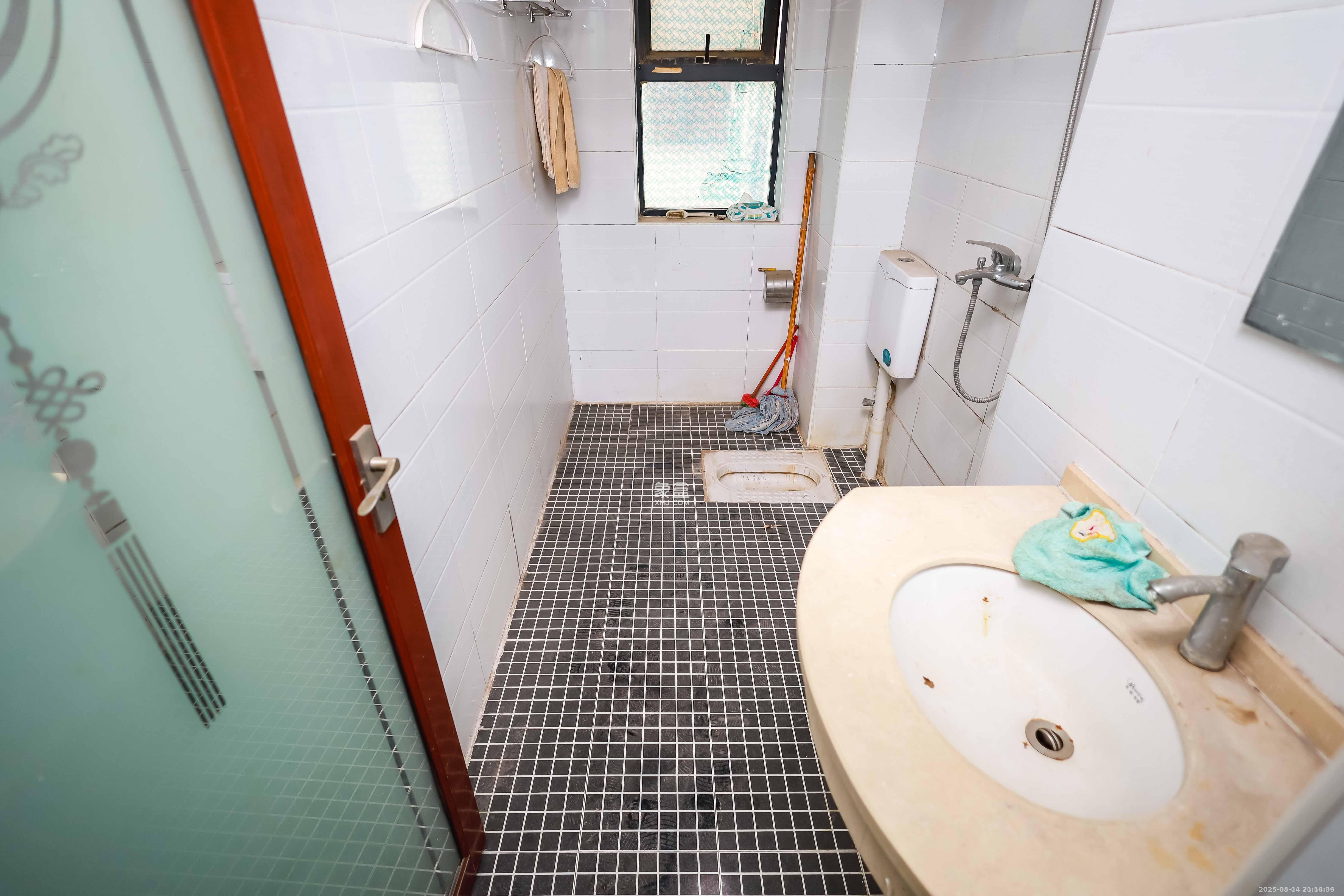 莱茵城  3室2厅1卫    1800.0元/月室内图