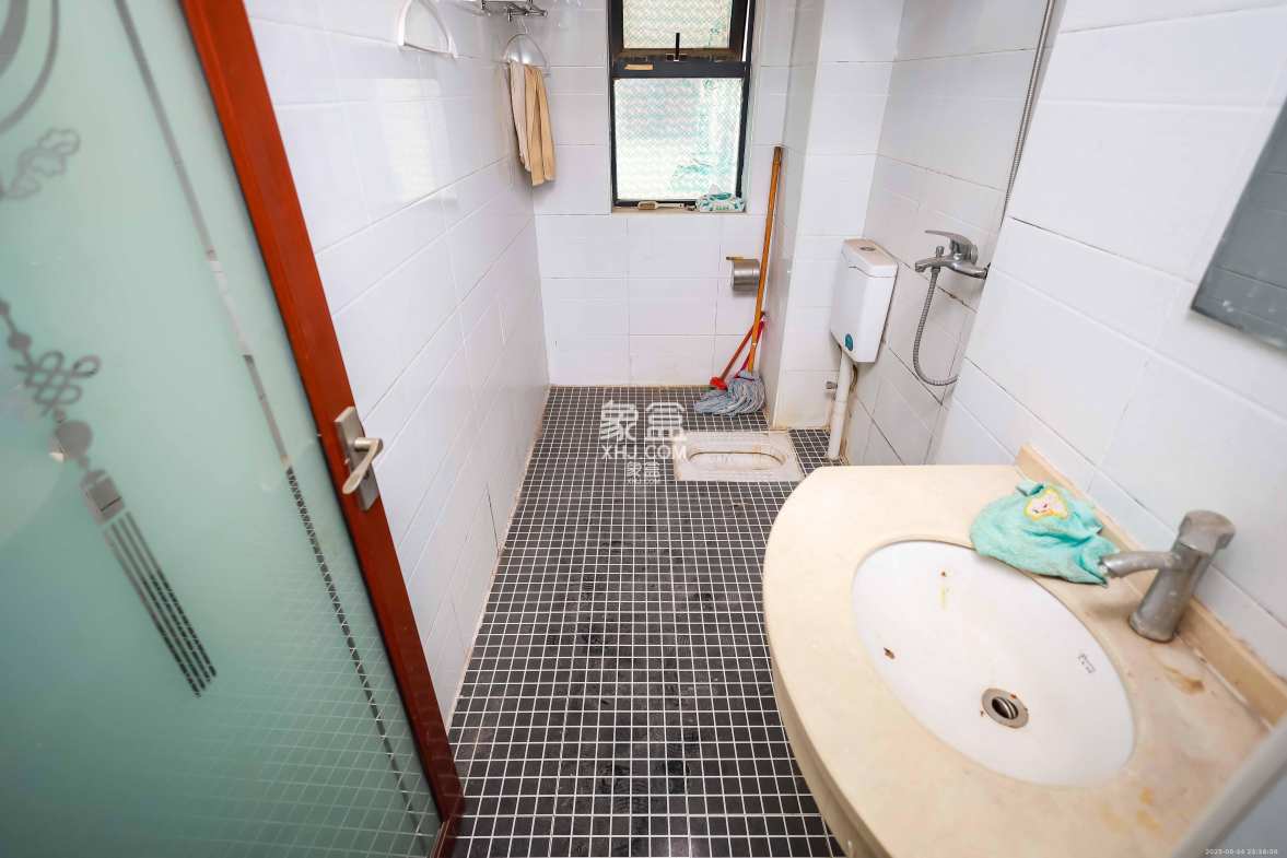 莱茵城 3室2厅1卫 1800.0元/月 莱茵城 3室2厅1卫 1800.0元/月室内图