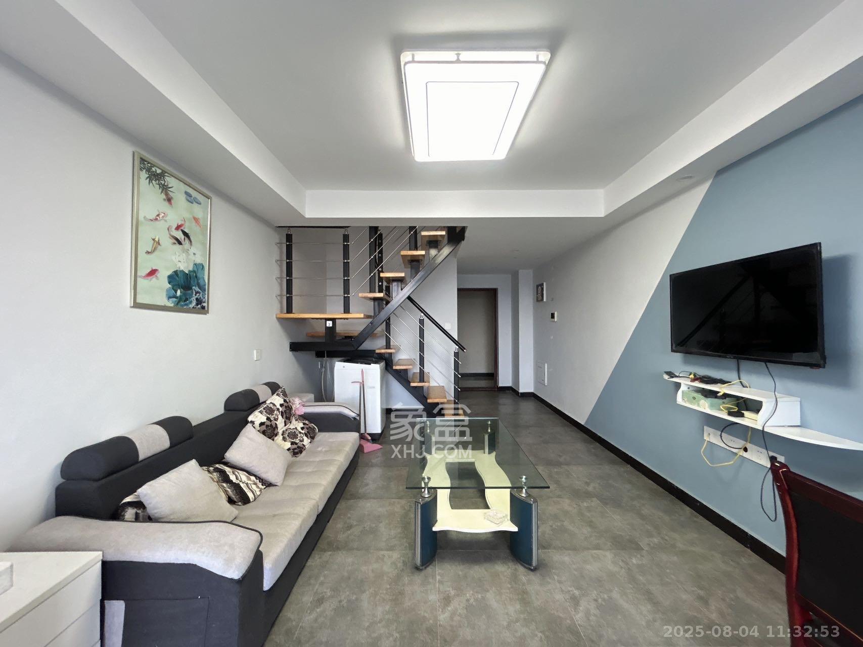 麓江春 2室1厅1卫 2300.0元/月 麓江春 2室1厅1卫 2300.0元/月室内图