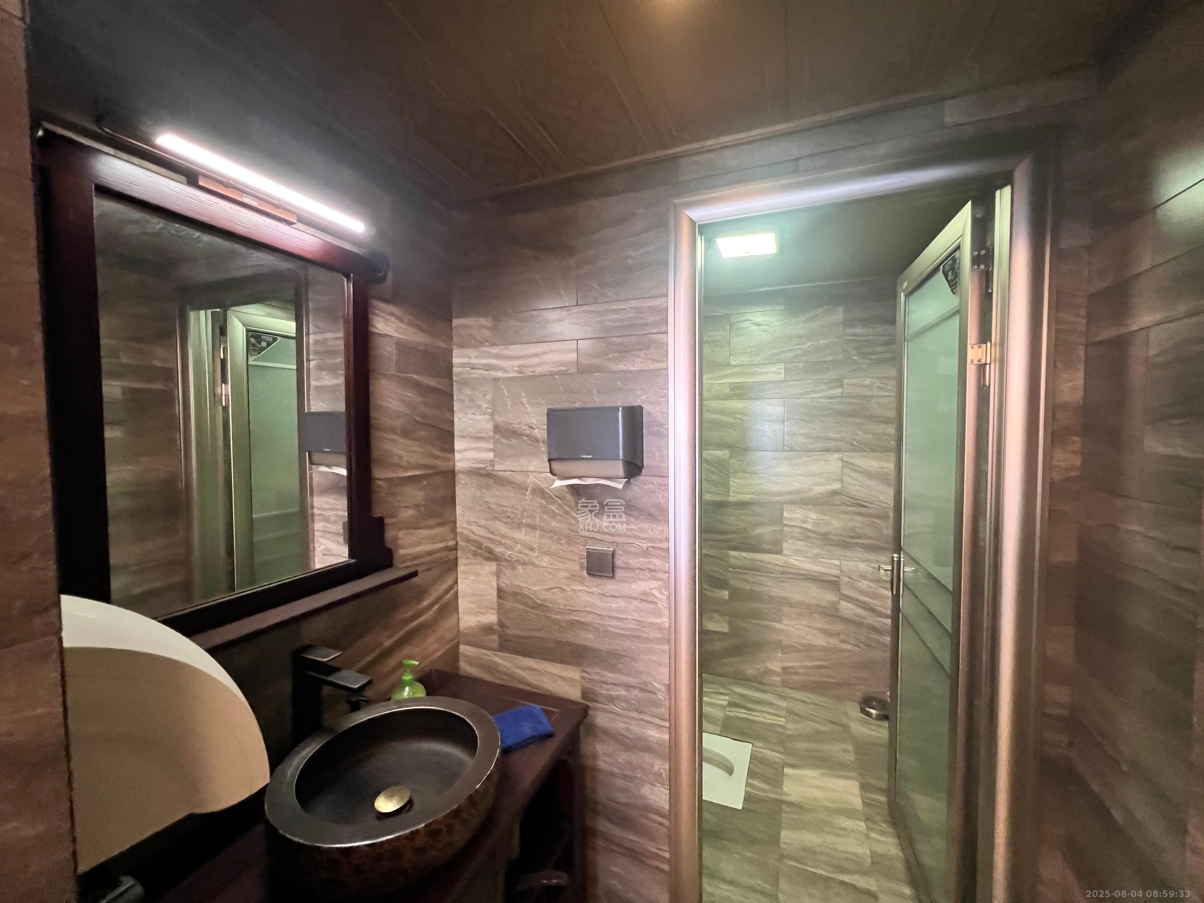 海拔东方 5室2厅2卫 15000.0元/月 海拔东方 5室2厅2卫 15000.0元/月室内图