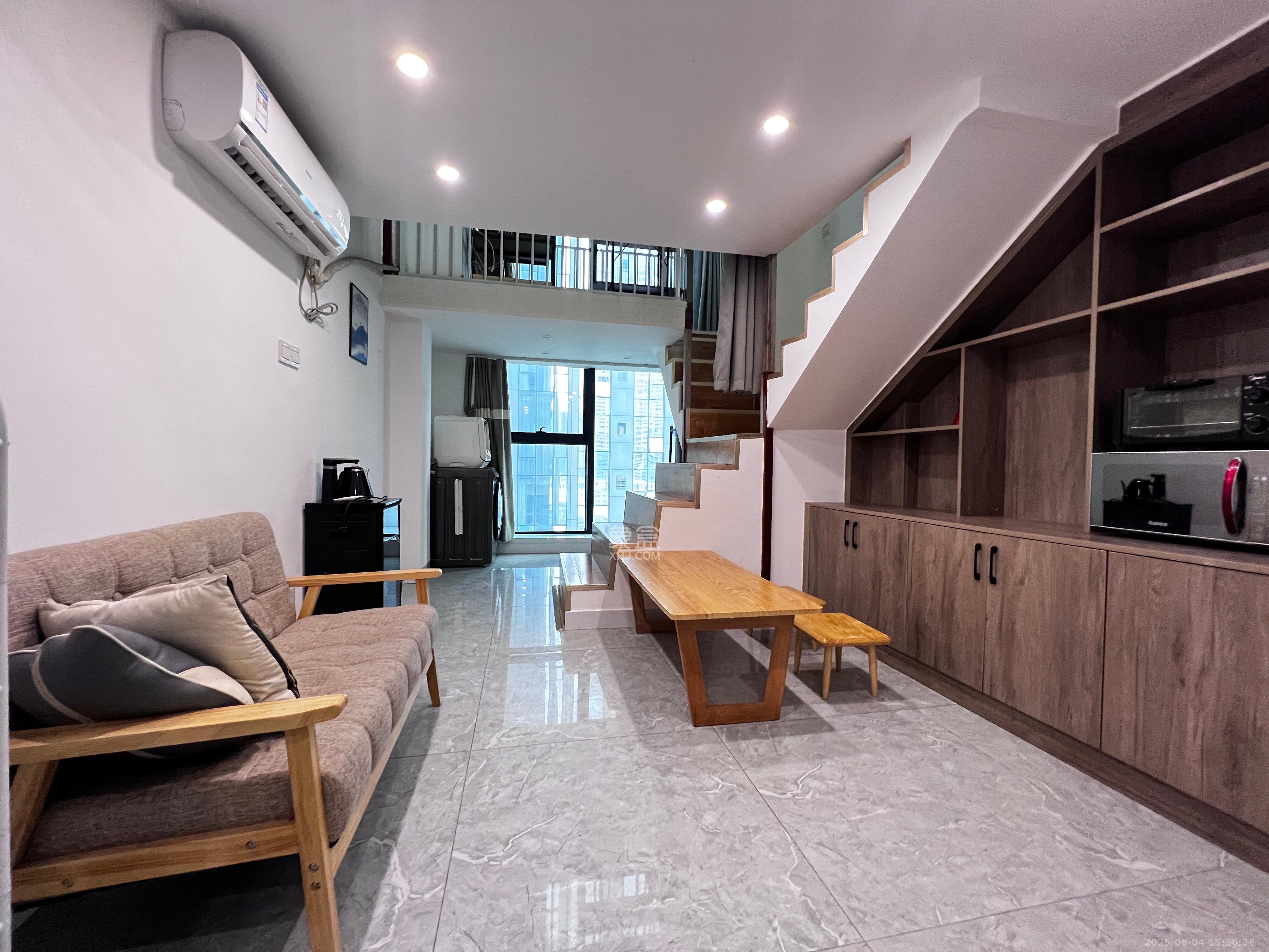 东盈商业广场(华泉城市广场)  2室1厅1卫    2200.0元/月 东盈商业广场(华泉城市广场)  2室1厅1卫    2200.0元/月