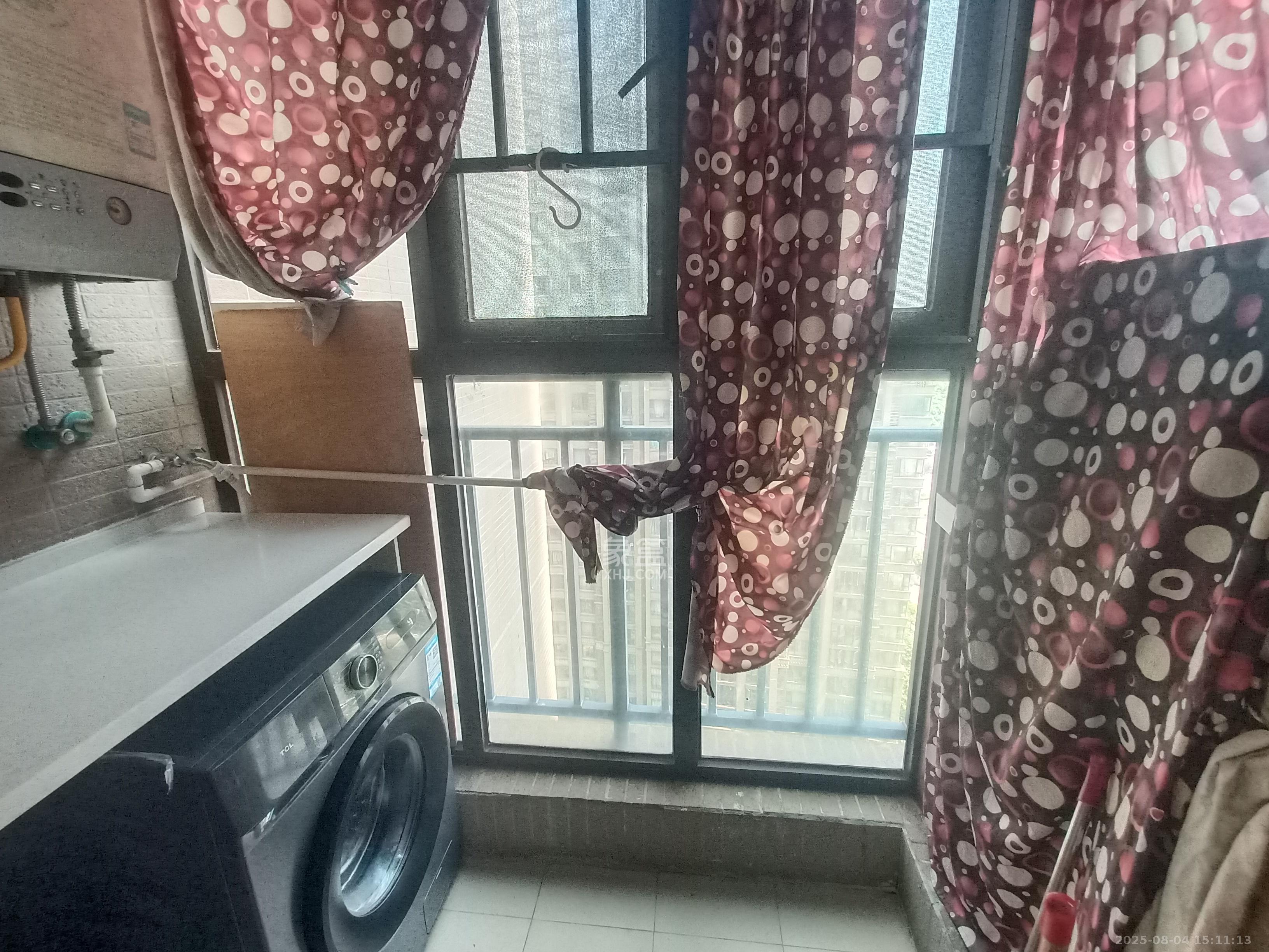 中海国际一期 4室2厅2卫 2600.0元/月 中海国际一期 4室2厅2卫 2600.0元/月室内图