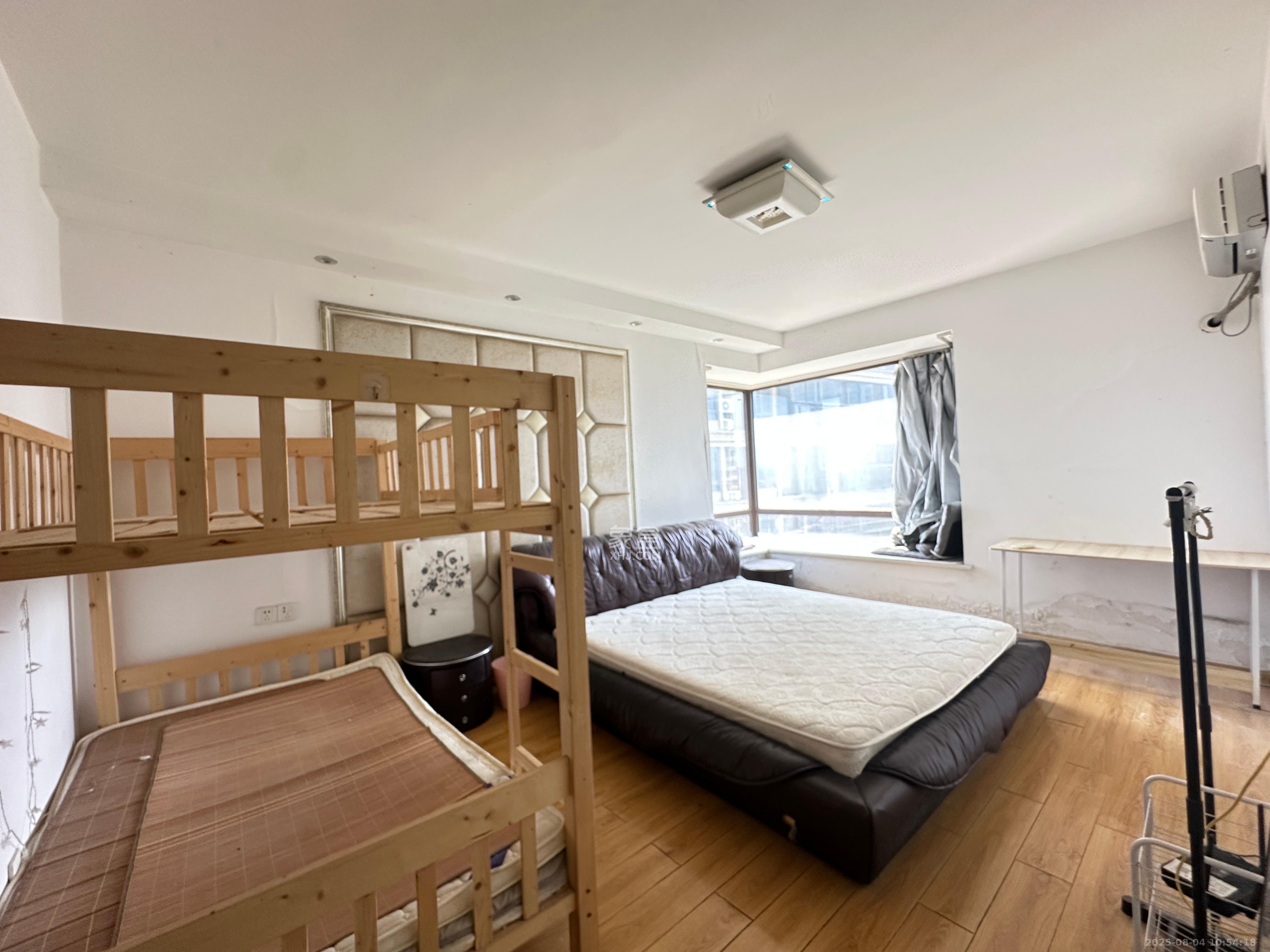 保利麓谷林语E区 4室2厅2卫 2600.0元/月 保利麓谷林语E区 4室2厅2卫 2600.0元/月室内图