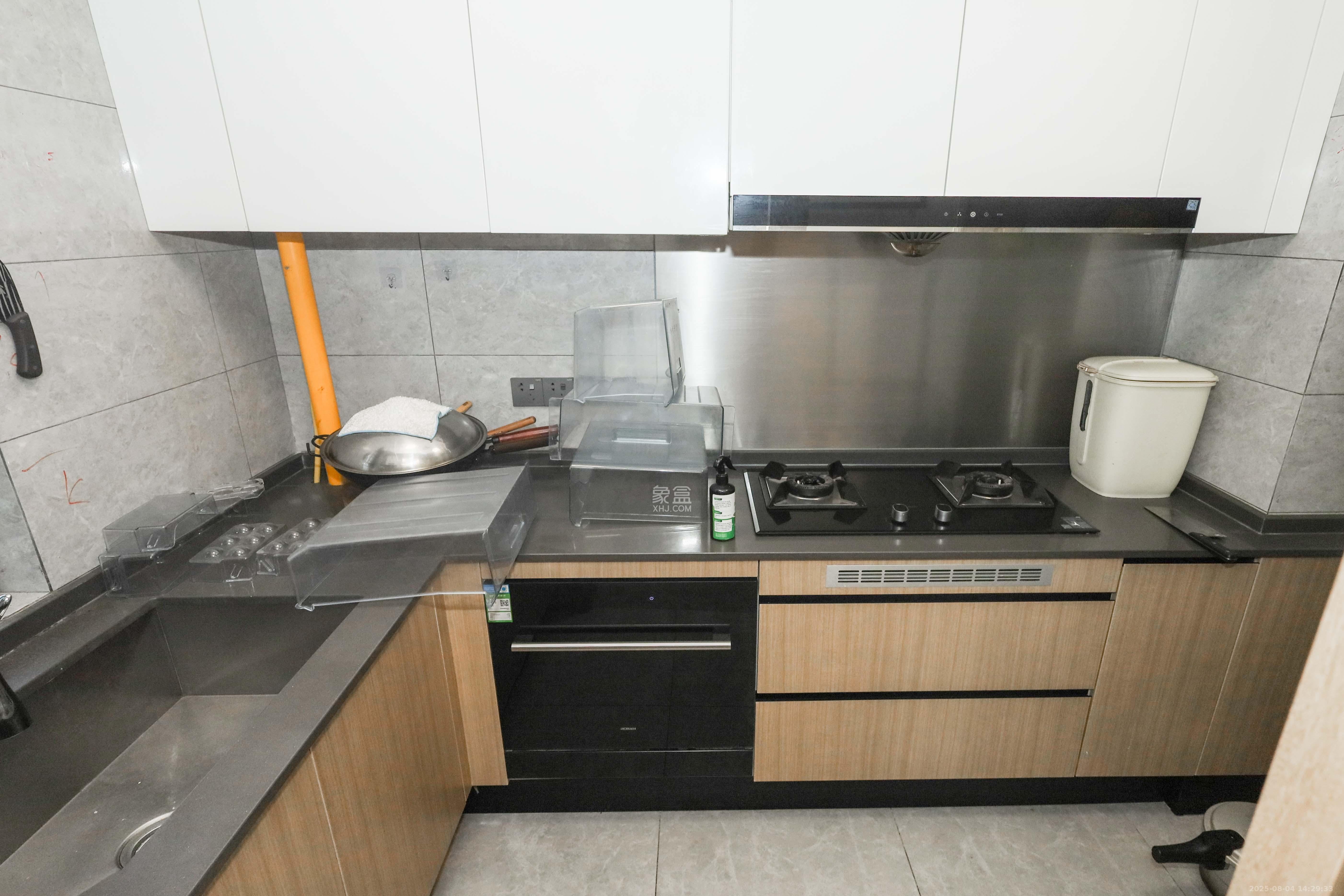 爱家当代境  4室2厅2卫    160.0万 爱家当代境  4室2厅2卫    160.0万厨房