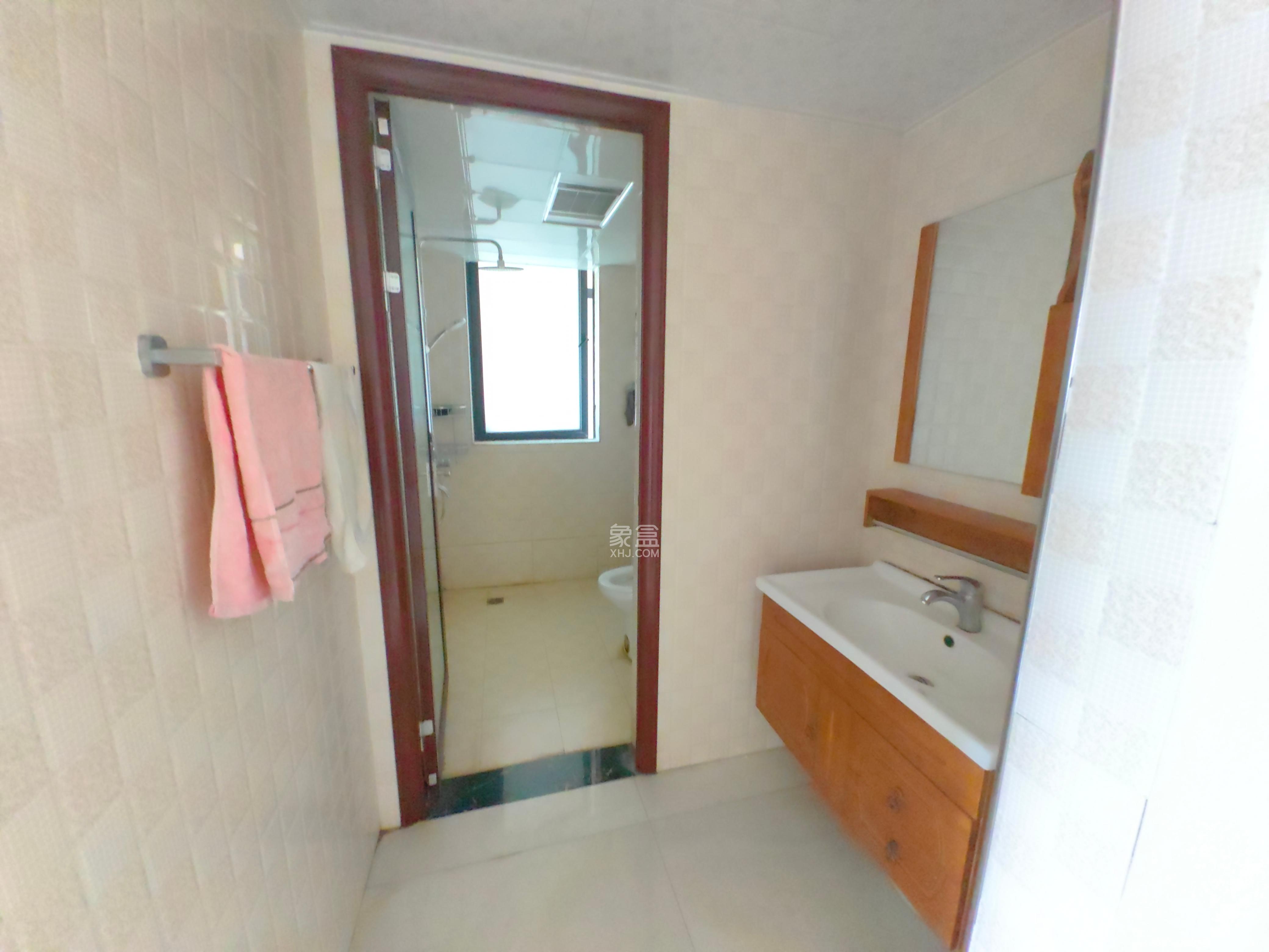 三一街区 3室2厅1卫 1500.0元/月 三一街区 3室2厅1卫 1500.0元/月室内图