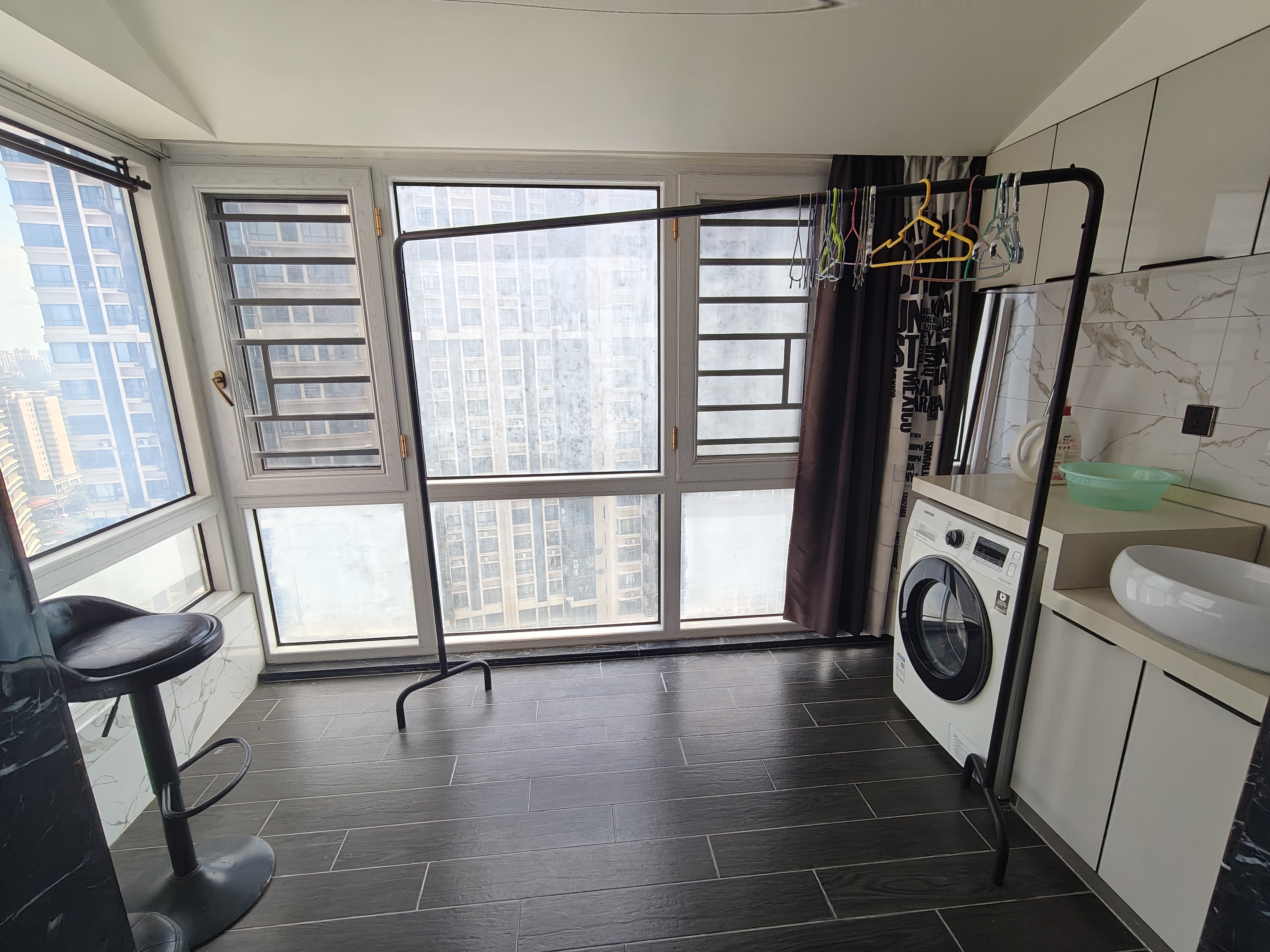 万达广场骏豪仕家(万达公馆) 3室2厅2卫 2700.0元/月 万达广场骏豪仕家(万达公馆) 3室2厅2卫 2700.0元/月室内图