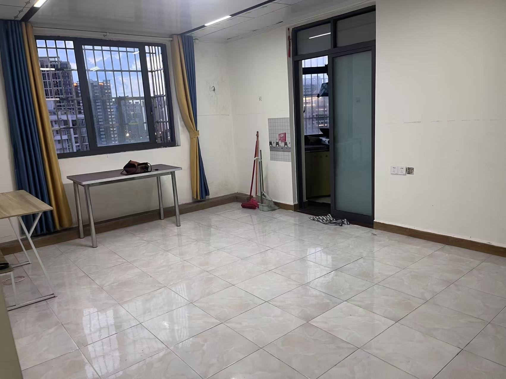 金泰大厦 2室2厅1卫 1800.0元/月 金泰大厦 2室2厅1卫 1800.0元/月户型图