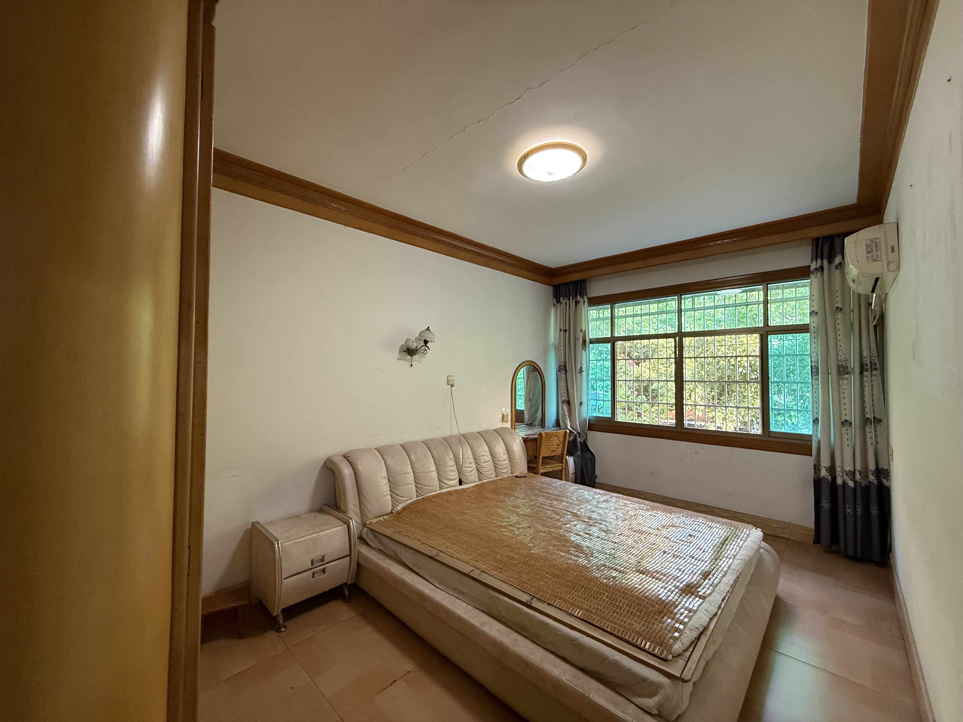 418家属区 3室2厅1卫 39.8万 418家属区 3室2厅1卫 39.8万客厅